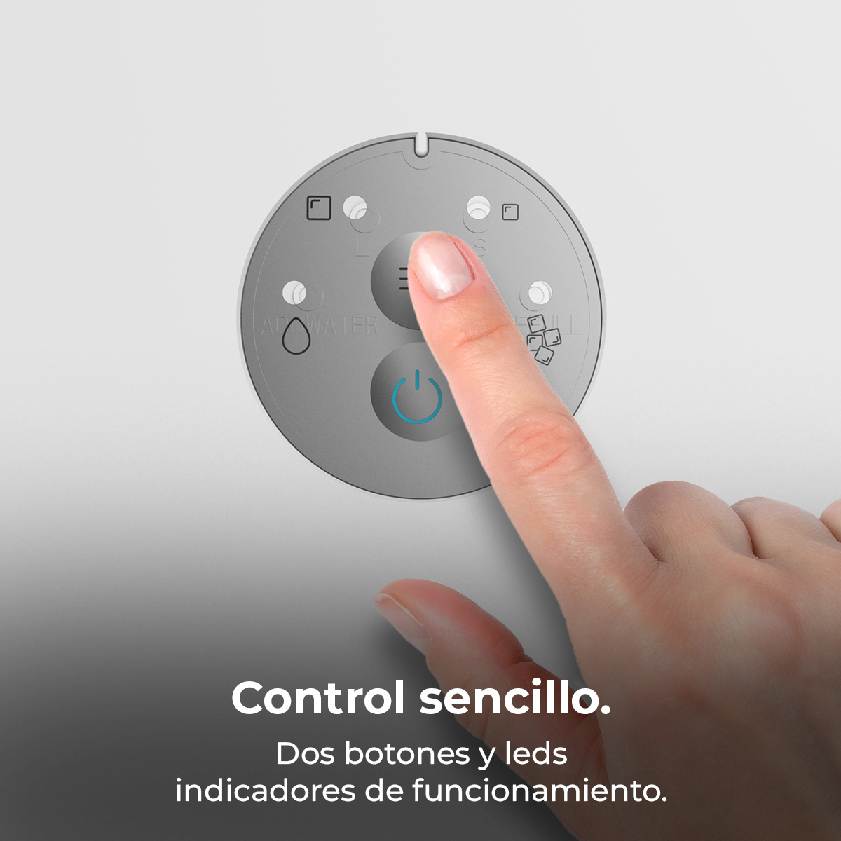 Palec naciska szary przycisk z symbolem zasilania. Dwa przyciski z diodami LED.