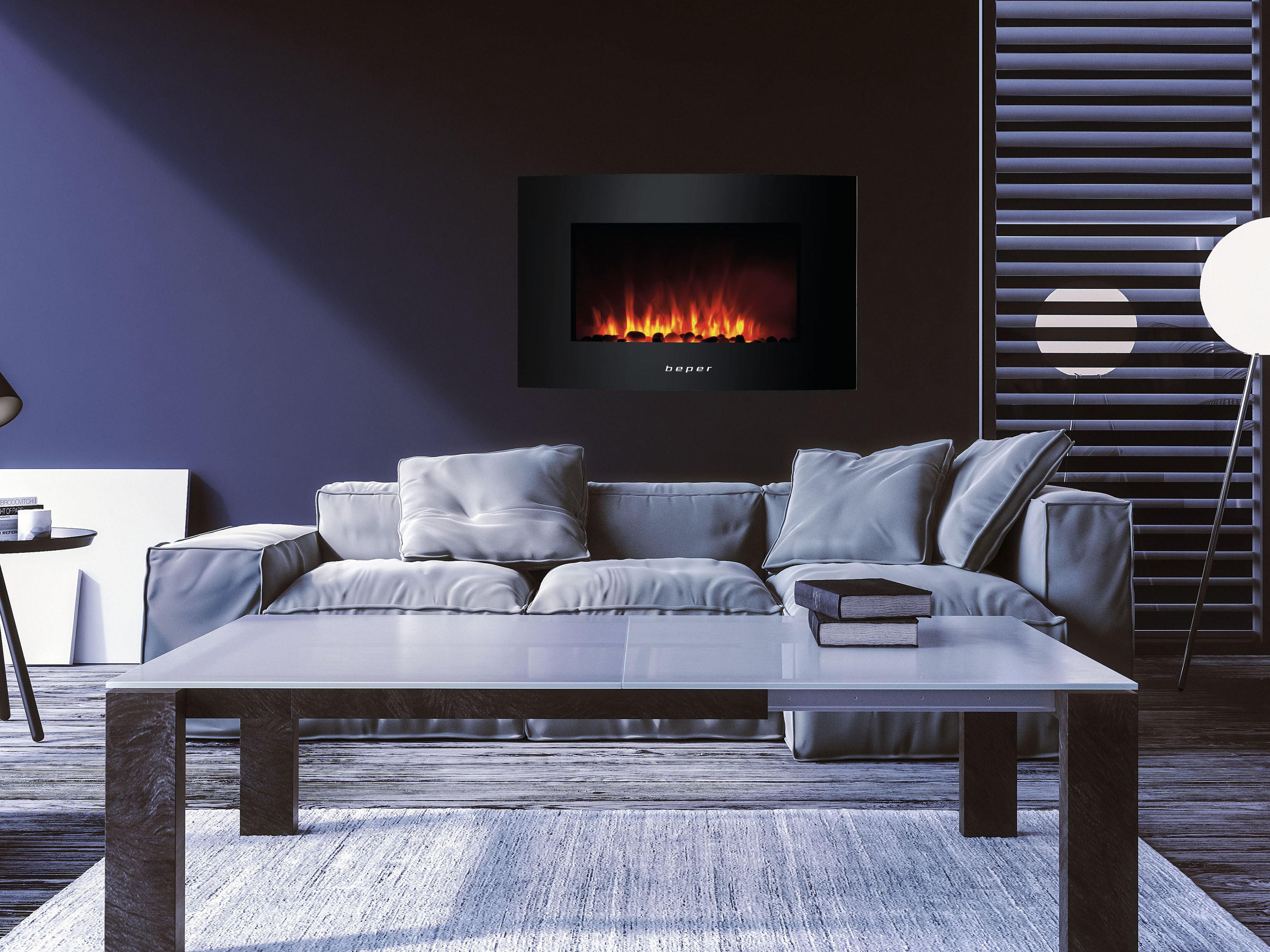 Ein modernes Wohnzimmer mit grauem Sofa, Glastisch, Kamin und Stehlampe.