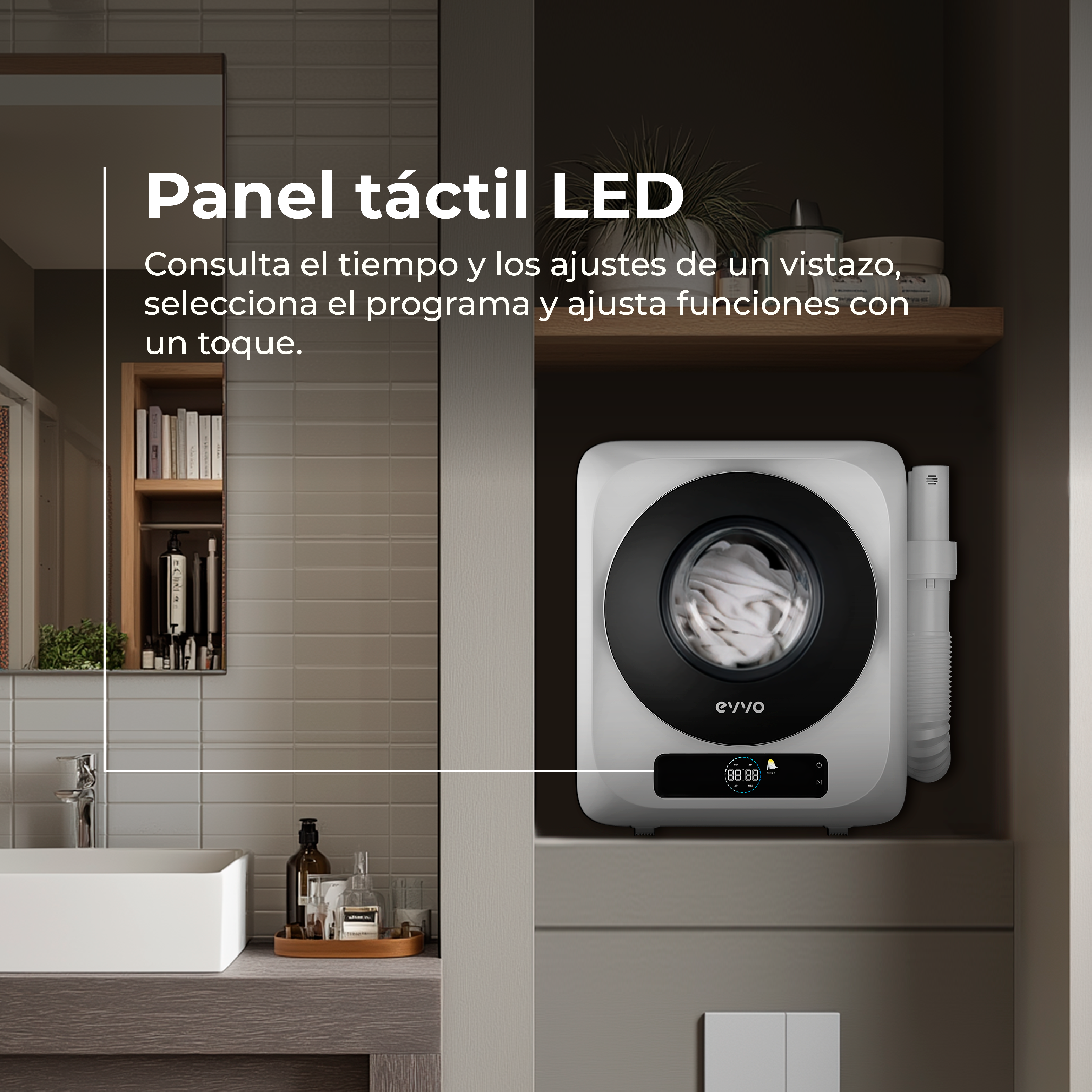 Una lavadora blanca con panel táctil LED se encuentra en un estante.