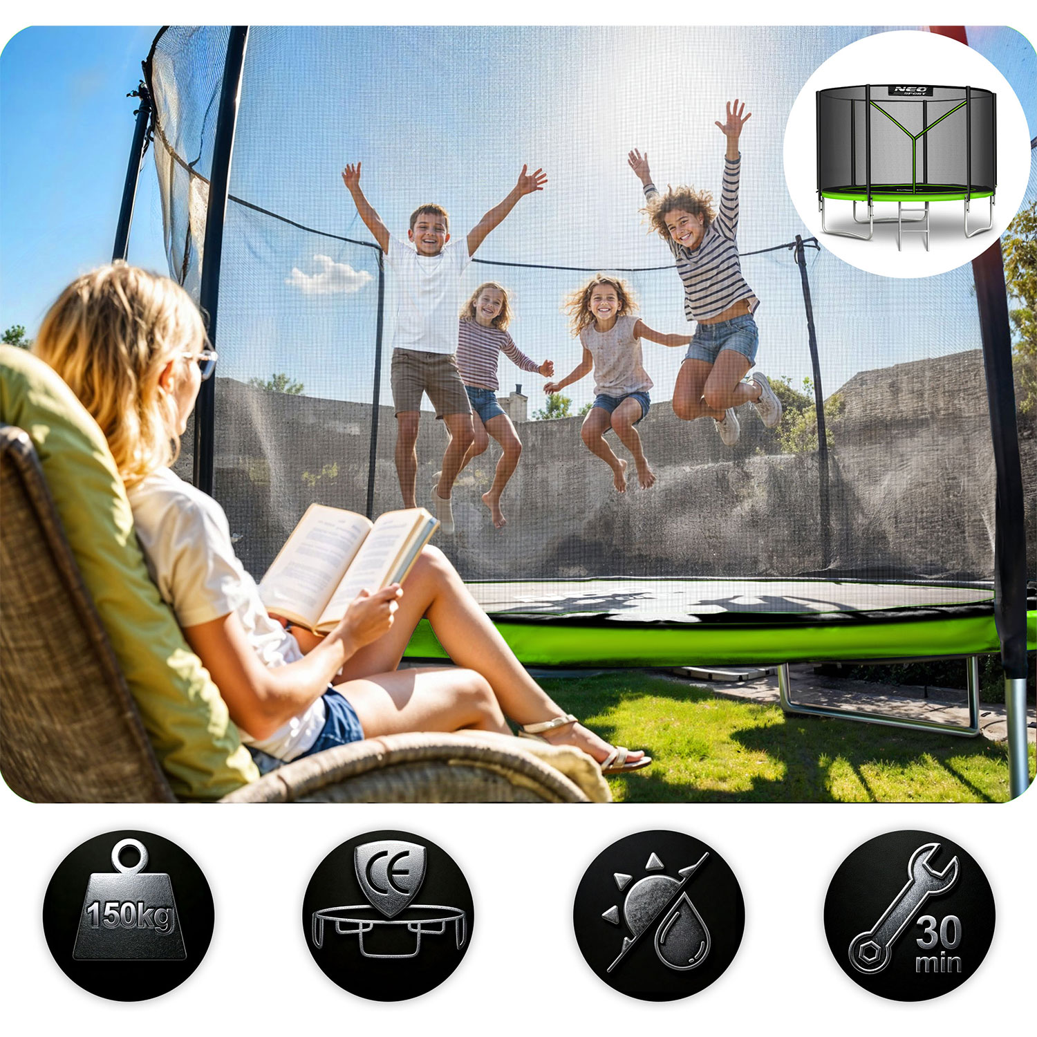 Kobieta czyta w fotelu, podczas gdy czworo dzieci skacze na trampolinie w słonecznym ogrodzie. Poniżej ikony produktu.