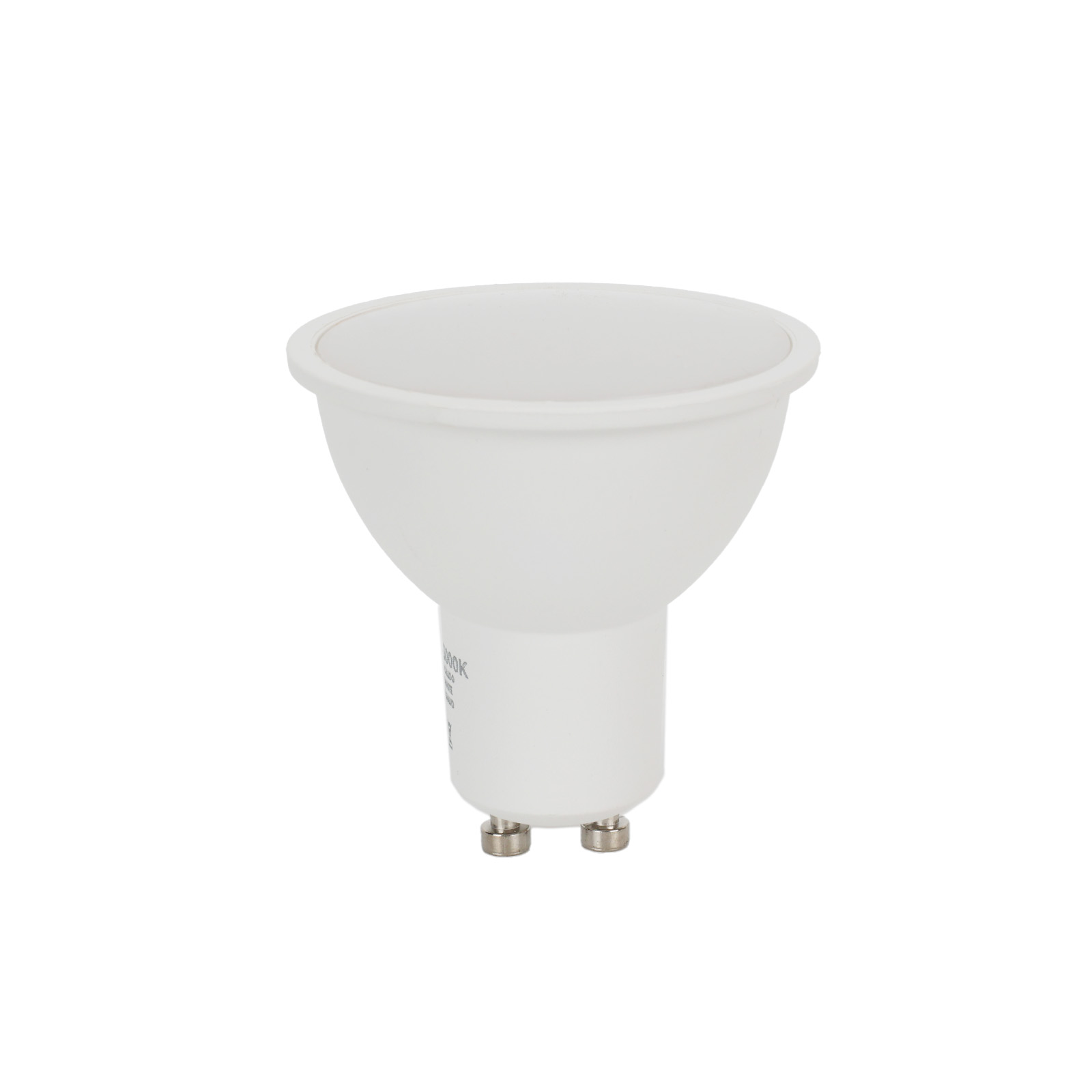 Una bombilla LED blanca con base GU10 está sobre fondo blanco.