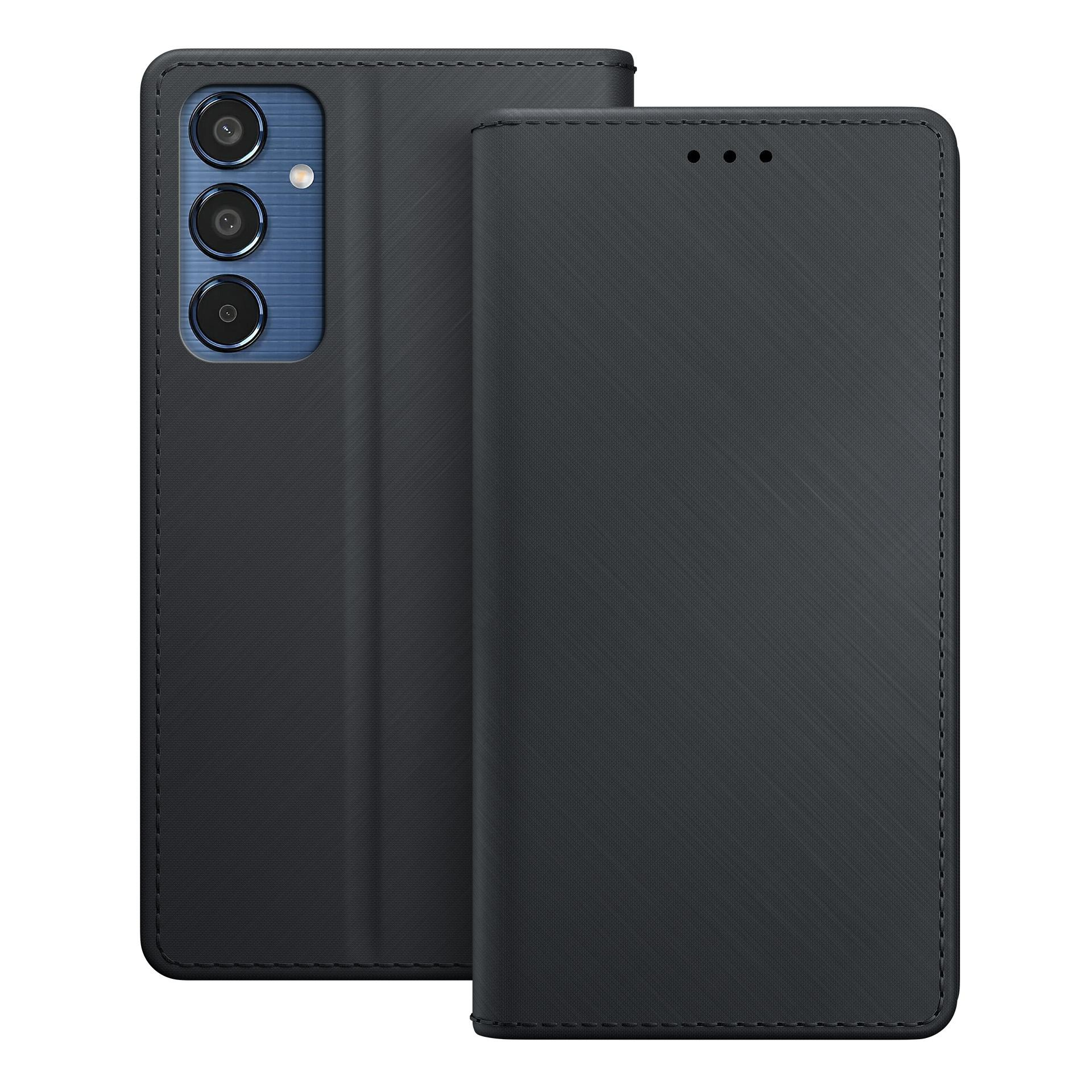 Czarne etui na telefon z trzema aparatami i trzema wskaźnikami ładowania.
