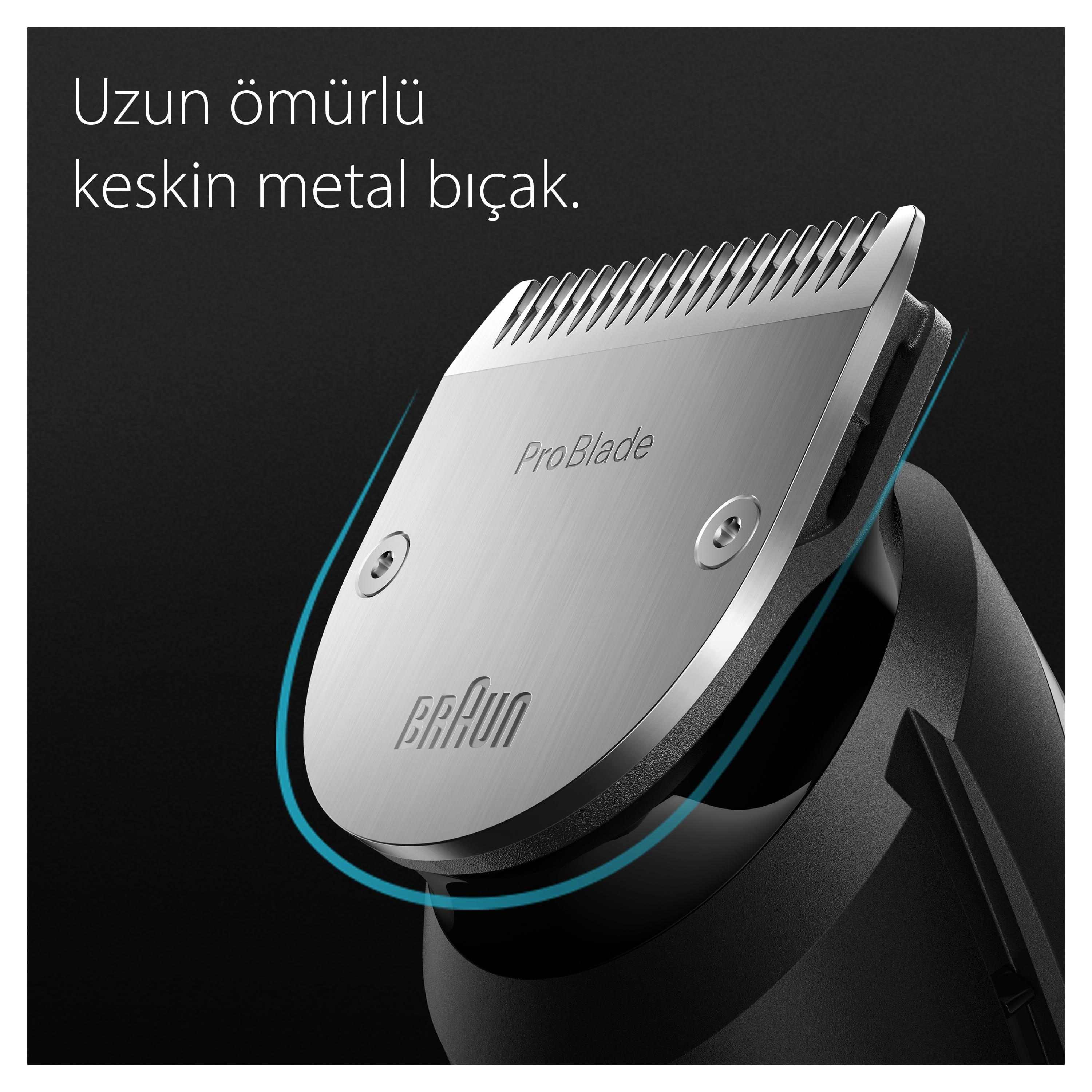 Pro Blade logosuna sahip keskin metal düzeltici bıçağının yakın çekimi.