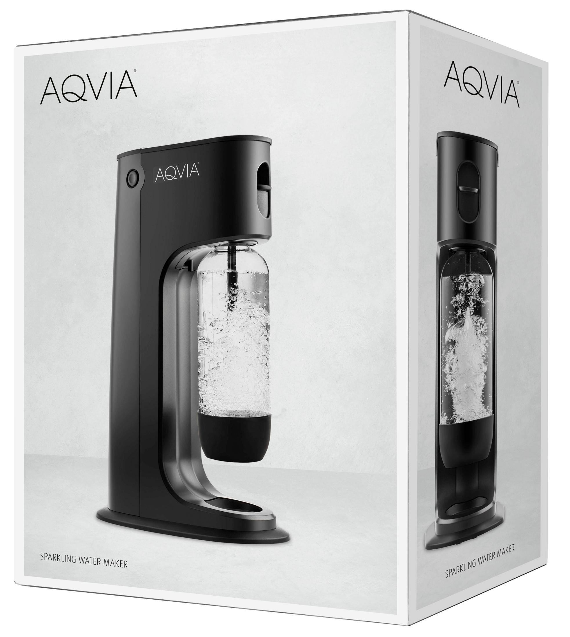 Schwarzer Wassersprudler mit gefüllter Glasflasche und Sprudeleffekt.