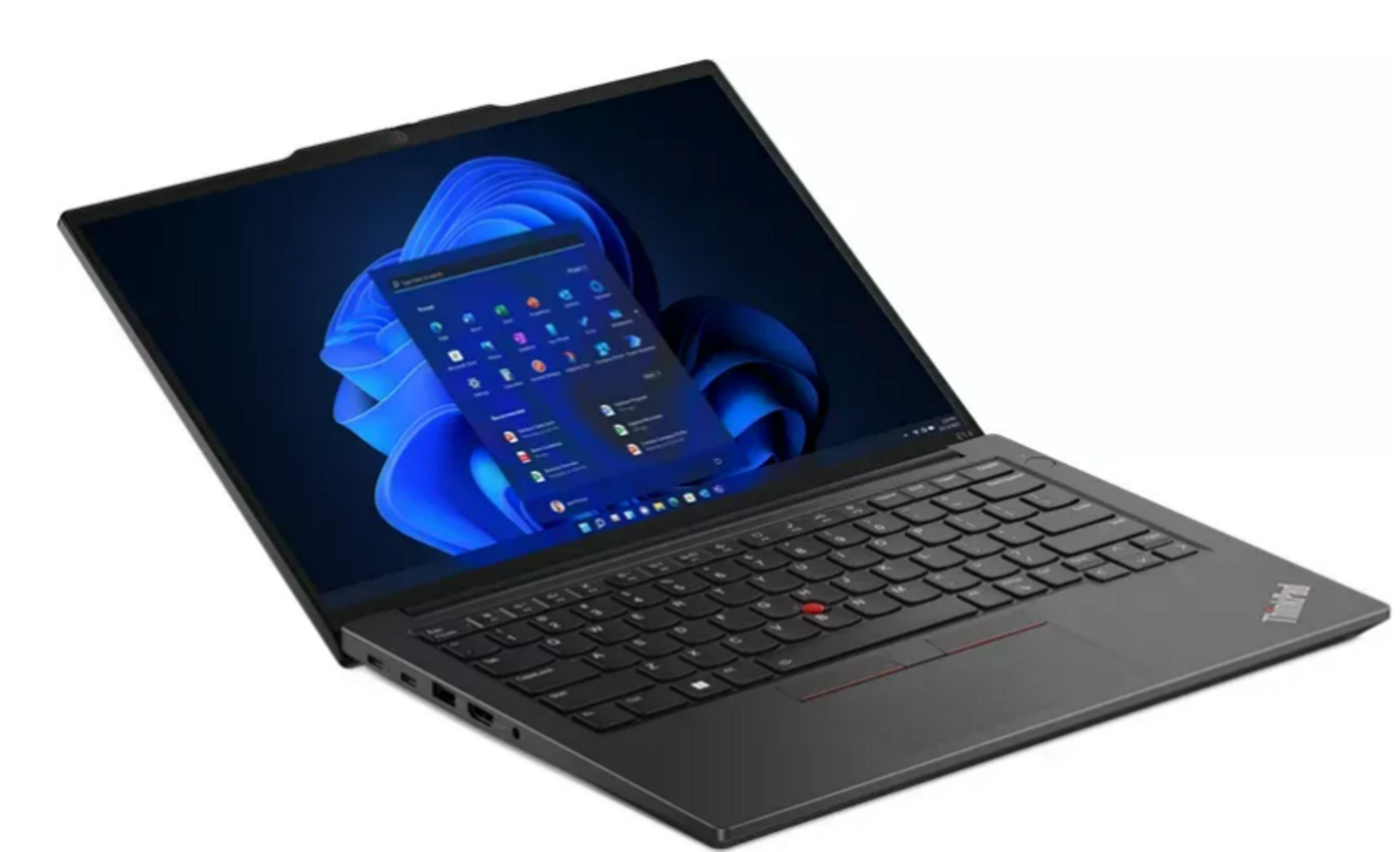 Ein offener schwarzer Laptop mit einem blauen Hintergrund auf dem Bildschirm.