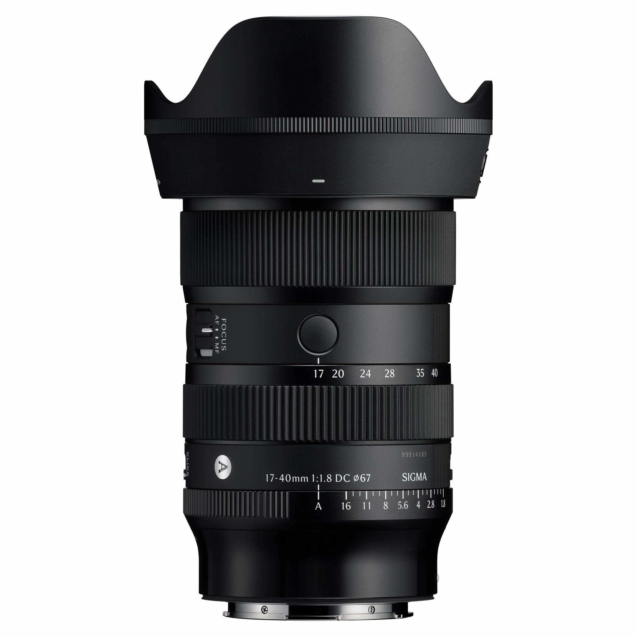Schwarzes Sigma 17-40mm f/1.8 DC Objektiv mit Fokus- und Zoomringen.