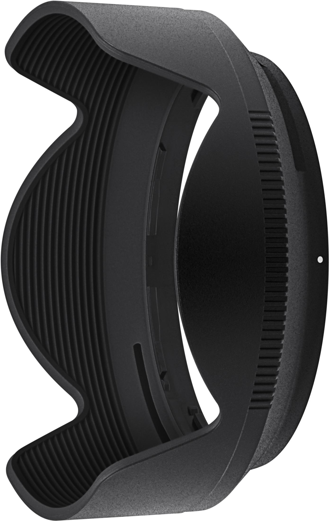 Czarna, prążkowana osłona przeciwsłoneczna obiektywu z tworzywa sztucznego, na białym tle.