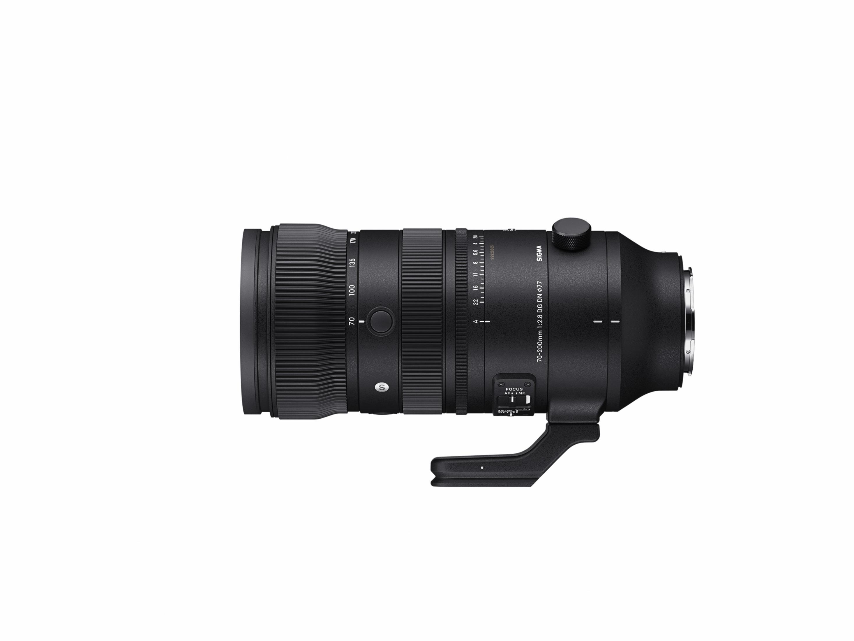 Lente Sigma 70-200mm 1:2.8 DG DN negra con anillo de enfoque, zoom y selectores.