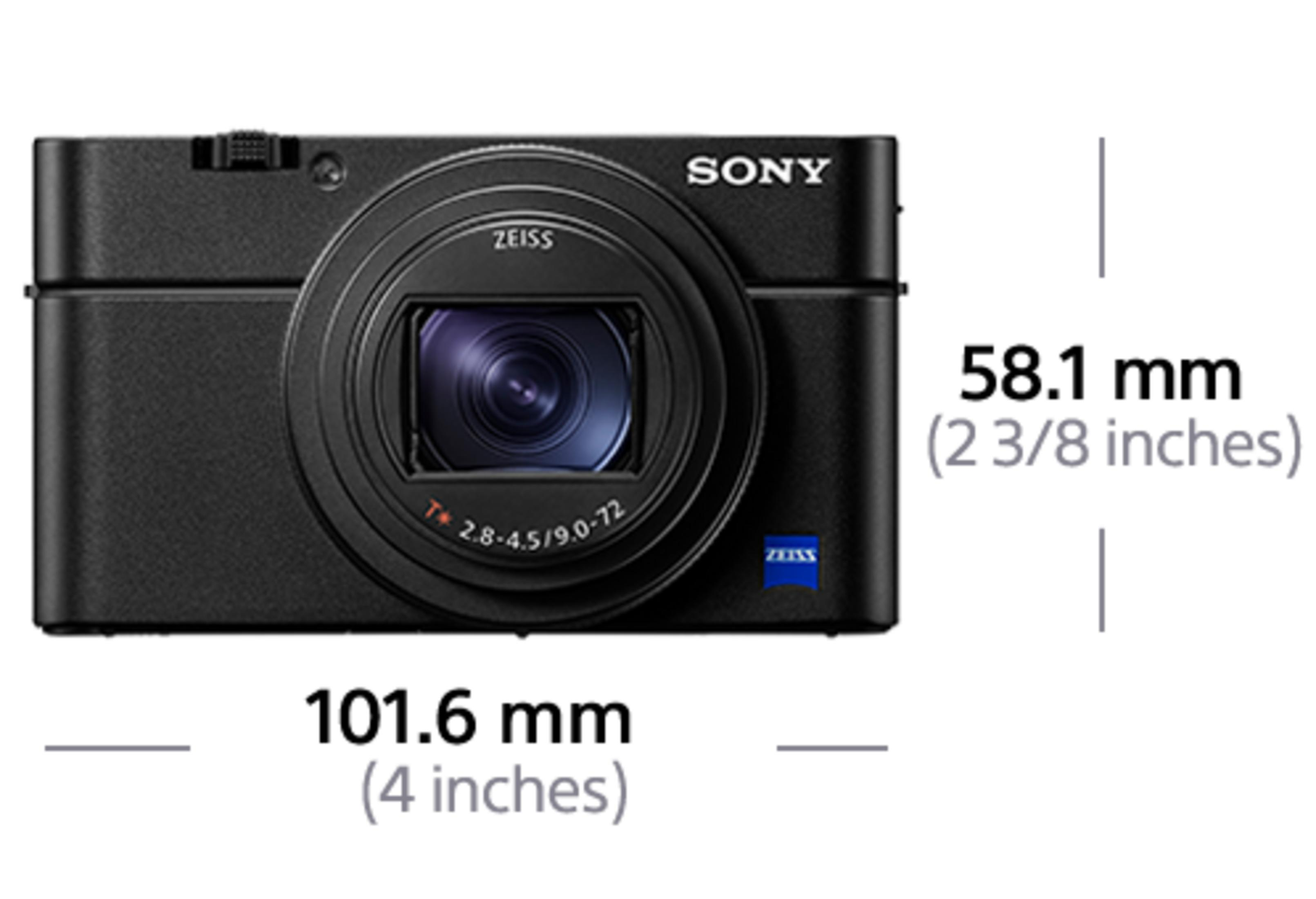 Schwarze Sony Kamera mit Zeiss Objektiv, Maße 101,6 mm und 58,1 mm.