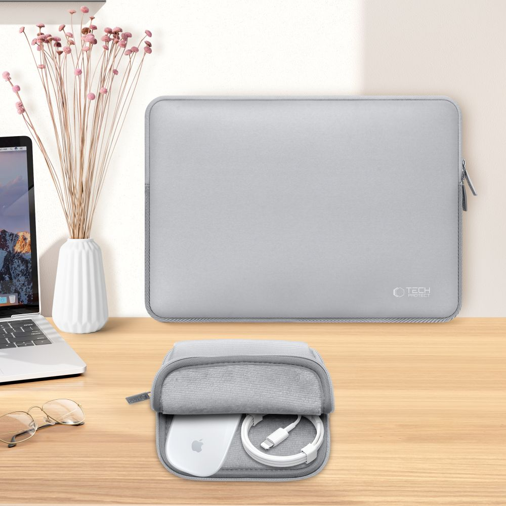Grauer Laptop-Sleeve mit offenem Organizer für Maus und Kabel.