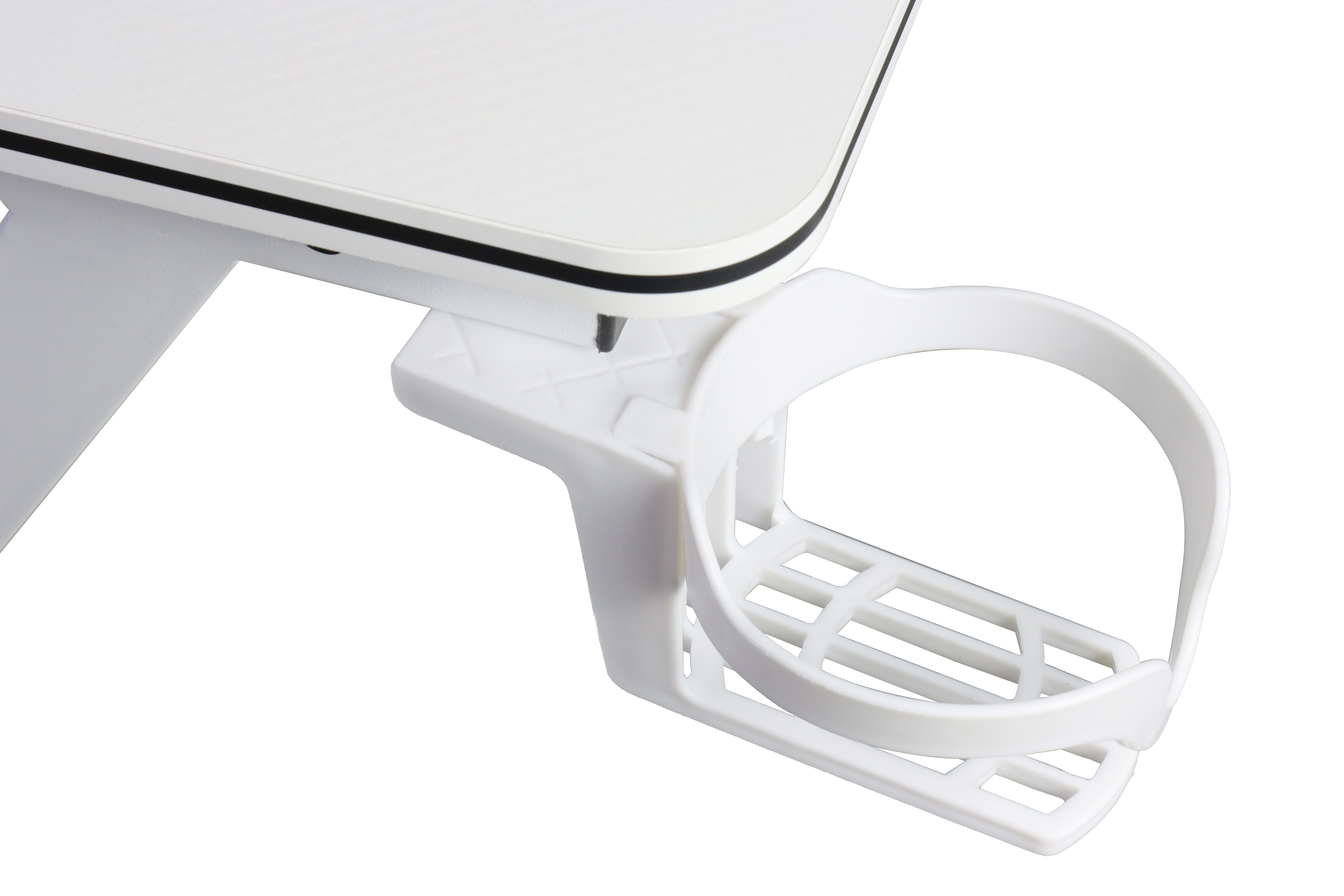 Biały plastikowy uchwyt na kubek jest przymocowany do białego stołu.