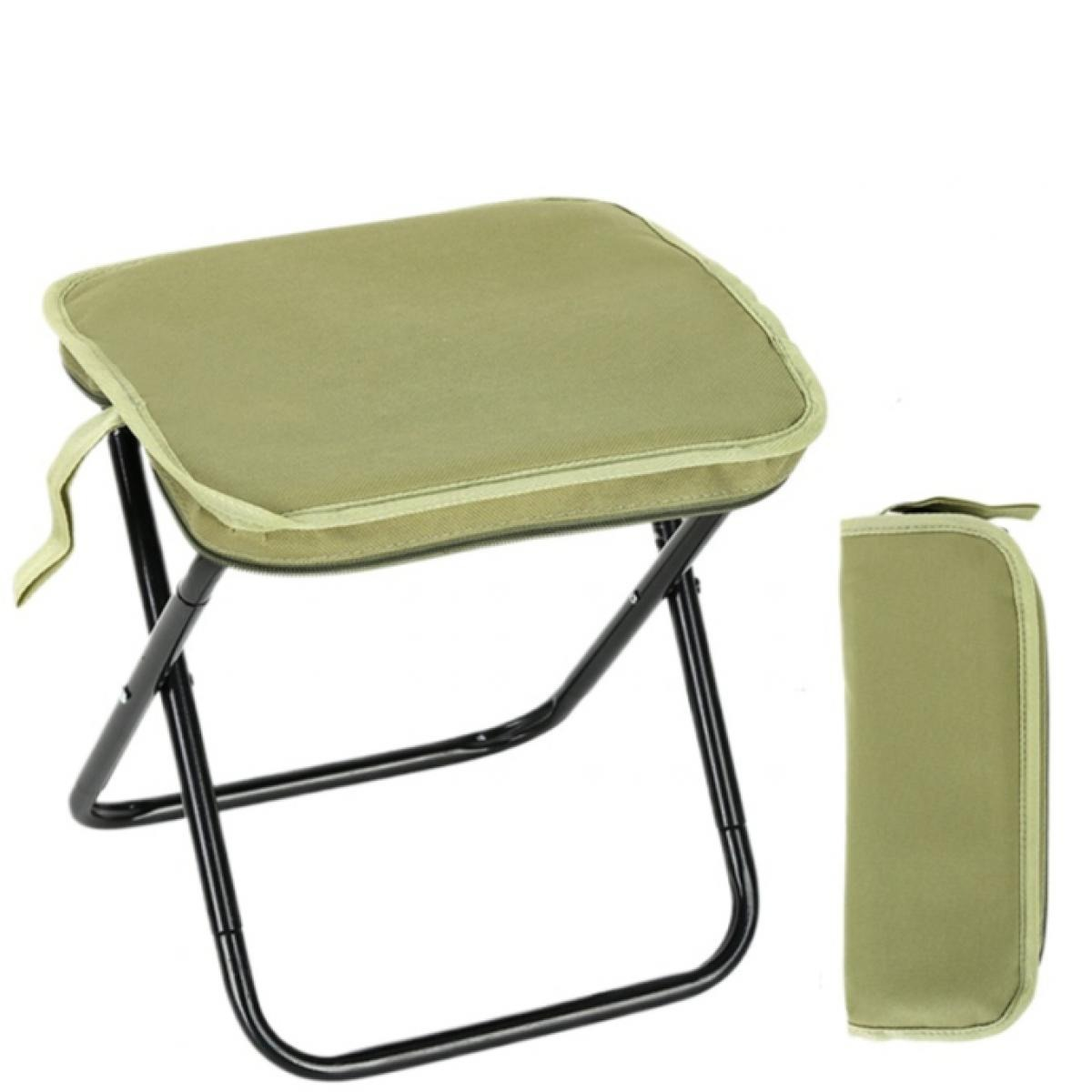 Ein kleiner, klappbarer Stuhl mit grünem Sitz und schwarzem Metallgestell.