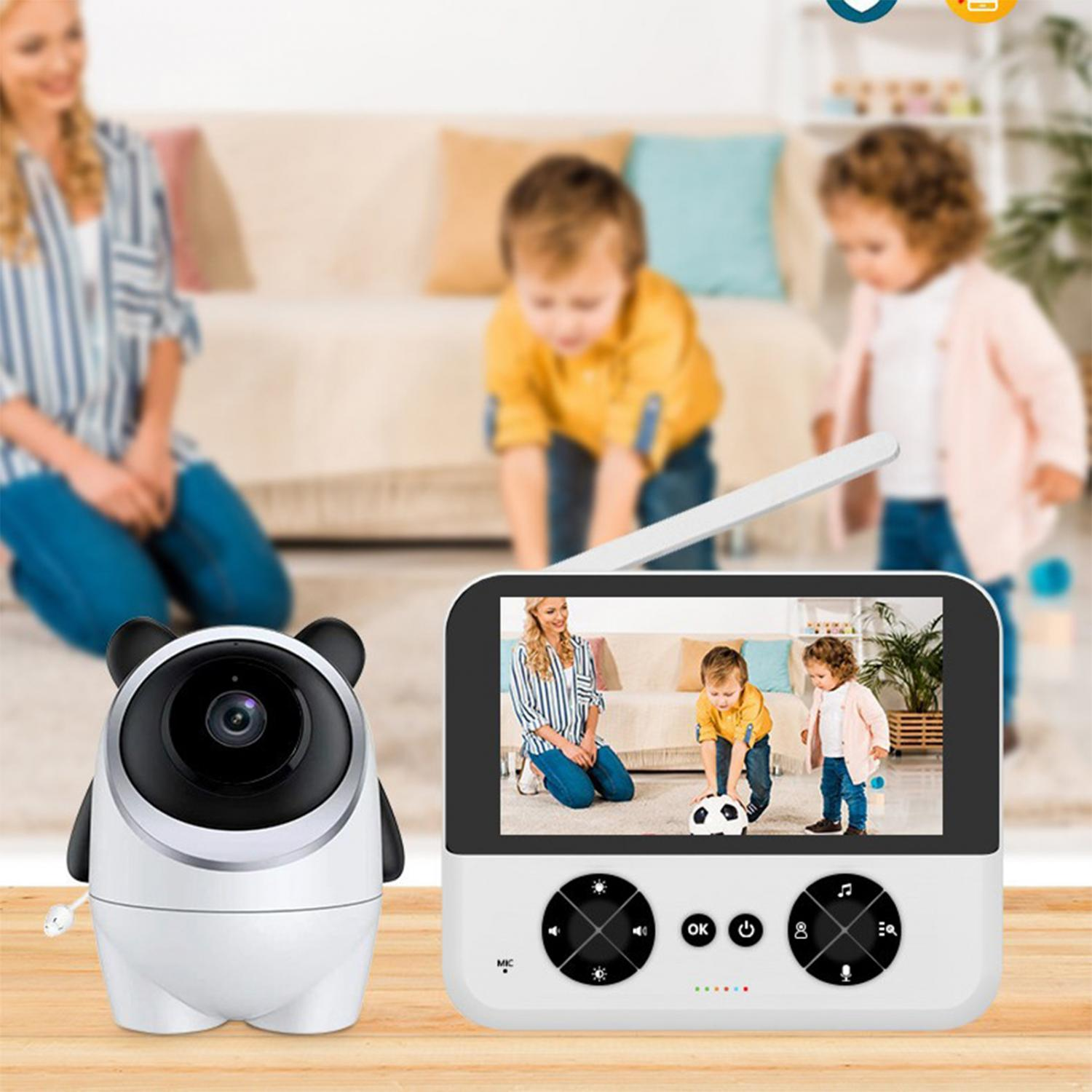 Babyphone mit Panda-Kamera und Monitor zeigt eine Frau mit Kindern.