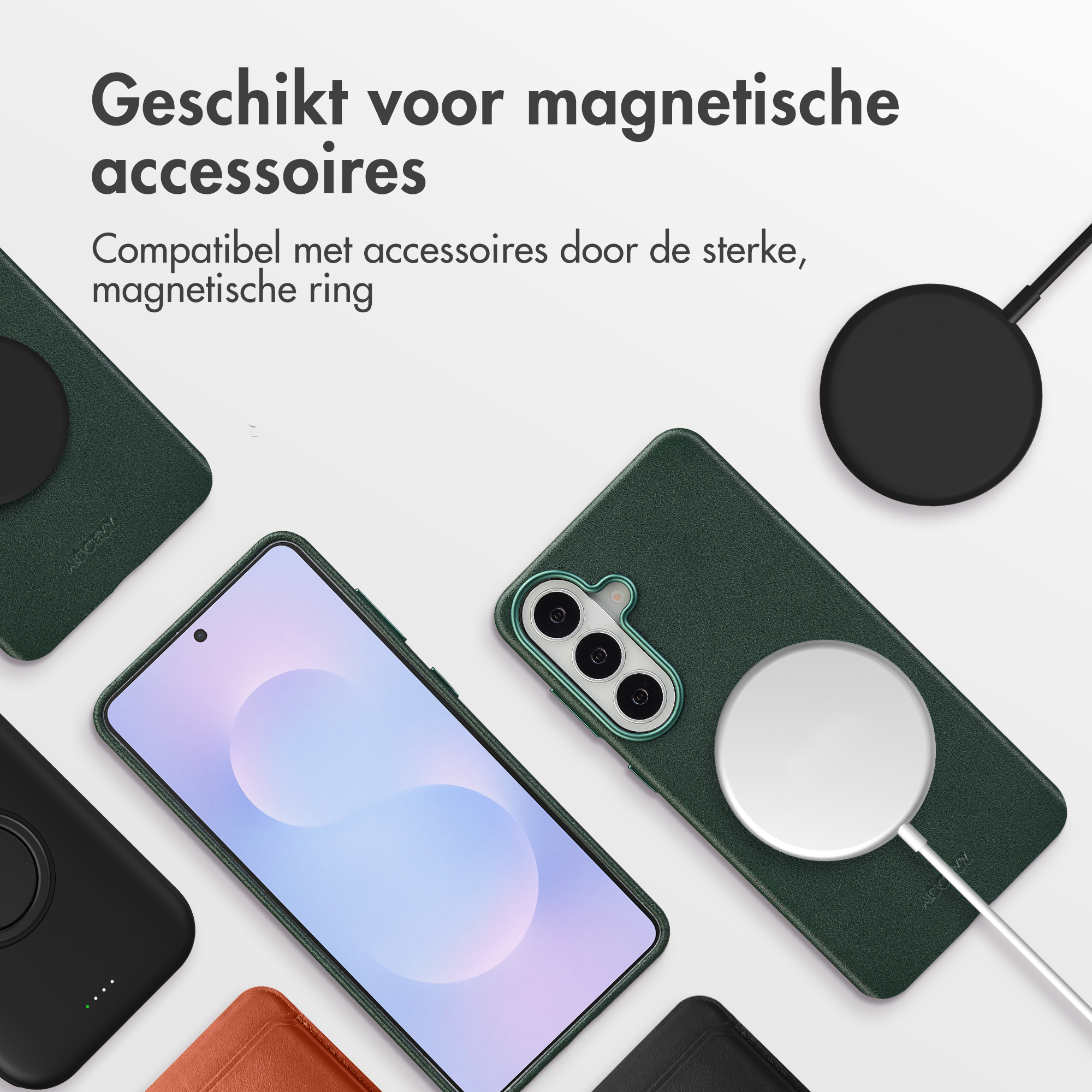 Coques de téléphone vertes et noires avec anneau magnétique et chargeur.