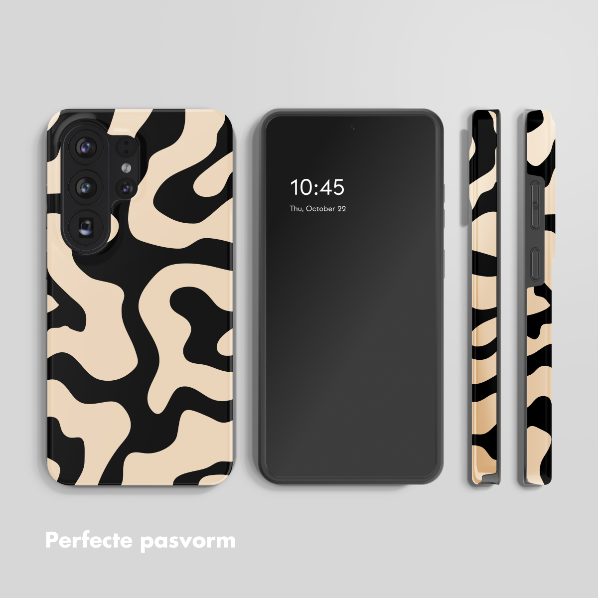Coques de téléphone motif noir et beige à côté d'un smartphone.
