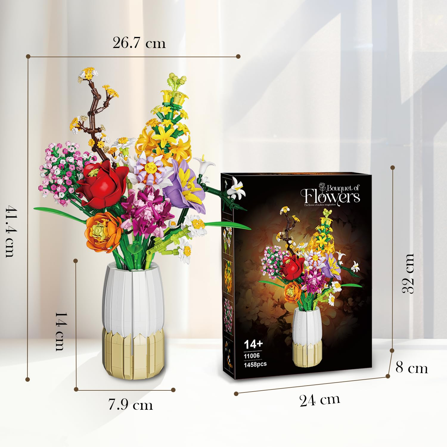 Ein Ziegelstein-Blumenstrauß in einer weiß-goldenen Vase neben seiner Schachtel.