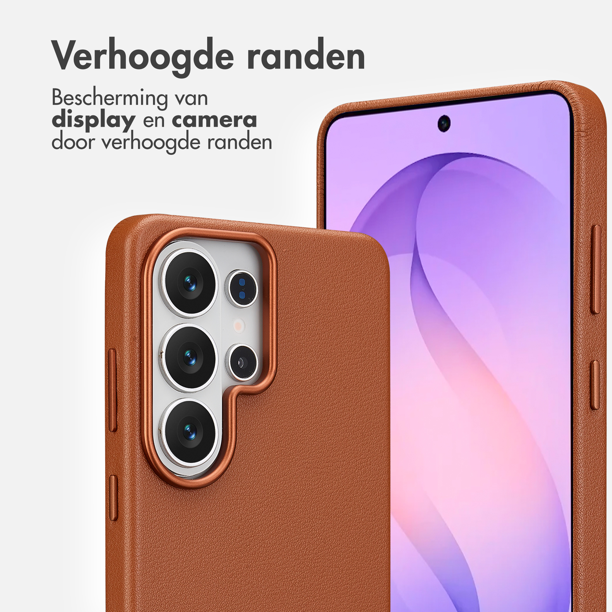 Bruin telefoonhoesje met verhoogde randen rond camera en scherm.