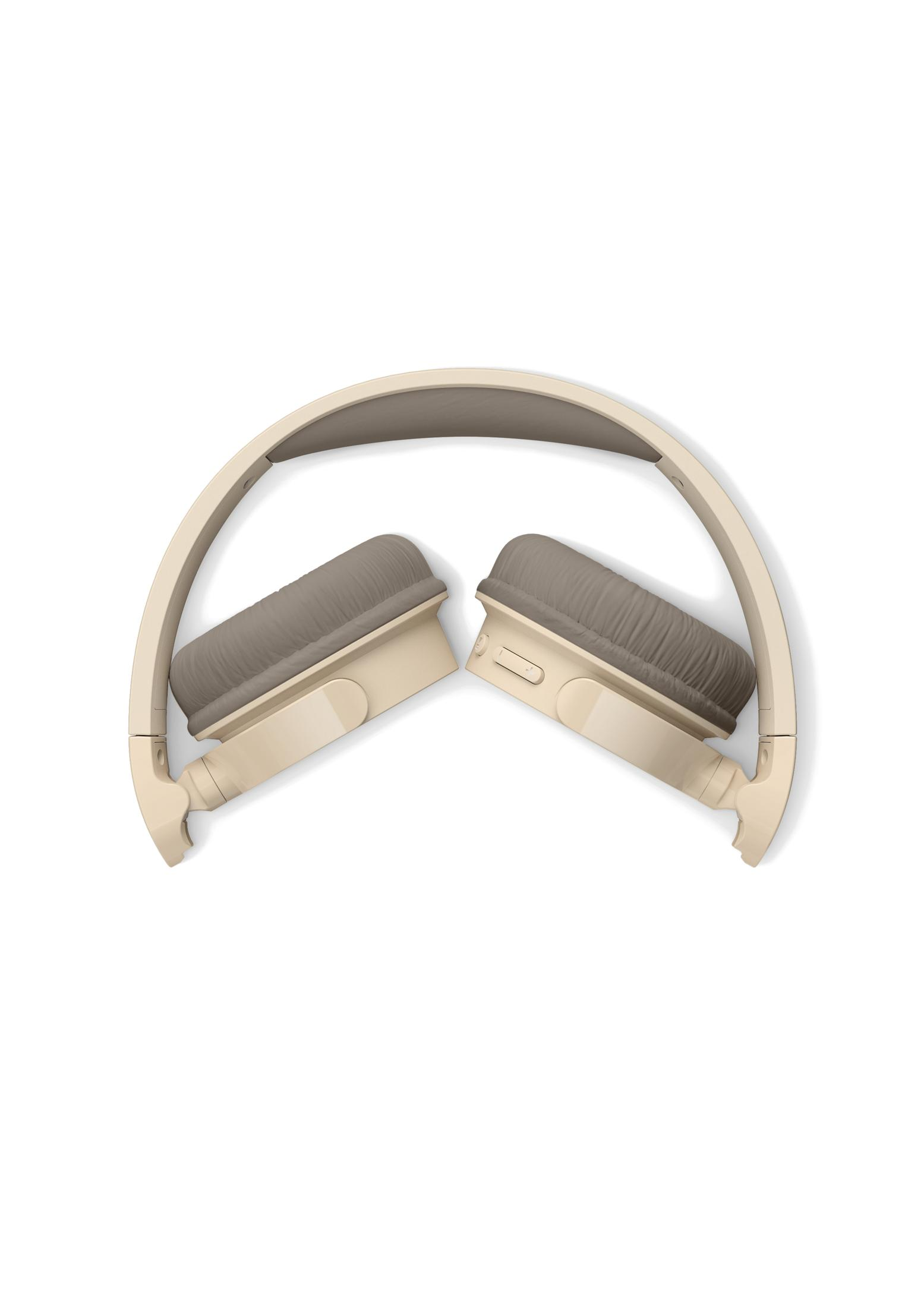 Auriculares beige con almohadillas marrones sobre fondo blanco.