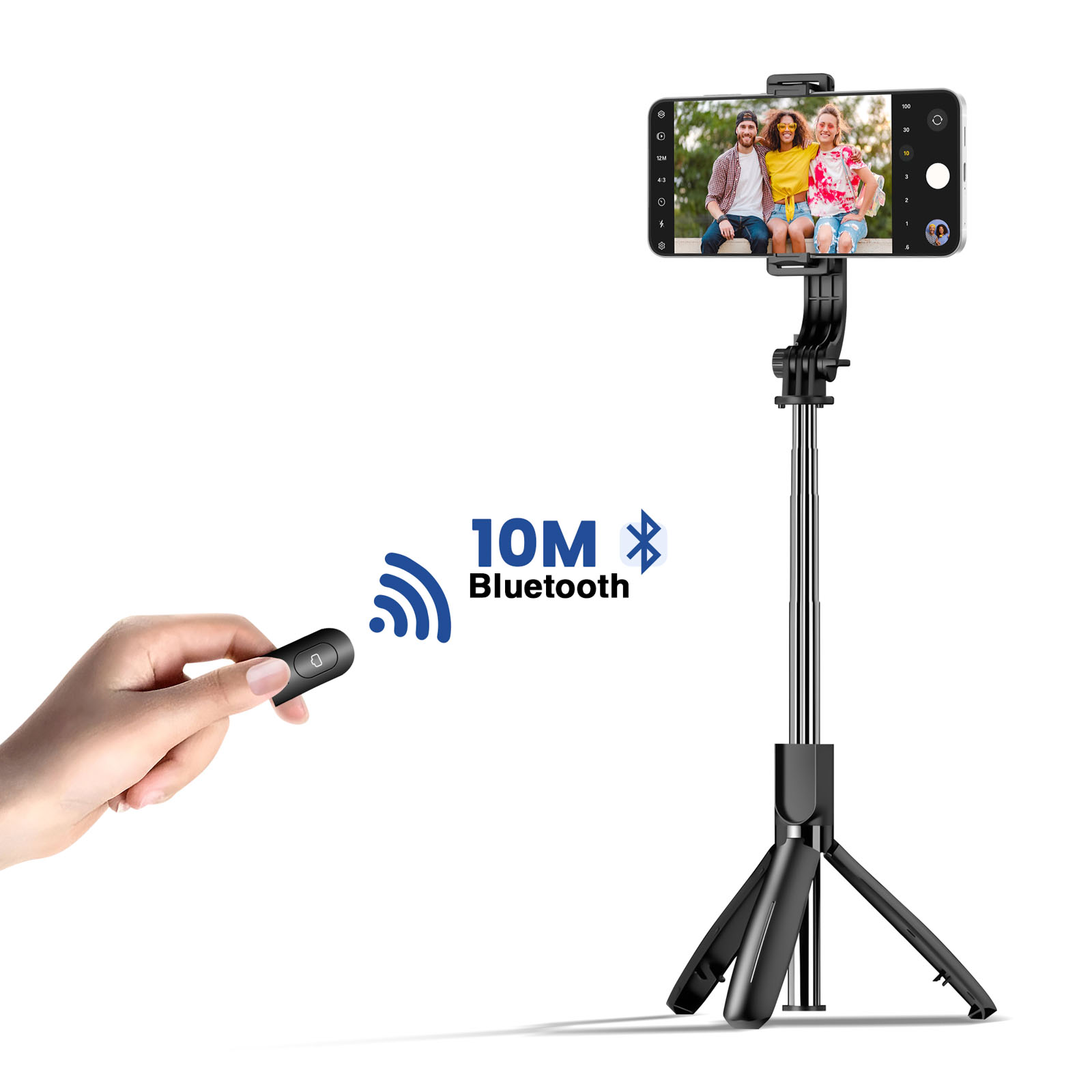 Ein Selfie-Stick mit Stativ und Fernbedienung, mit drei Personen auf dem Handybildschirm.