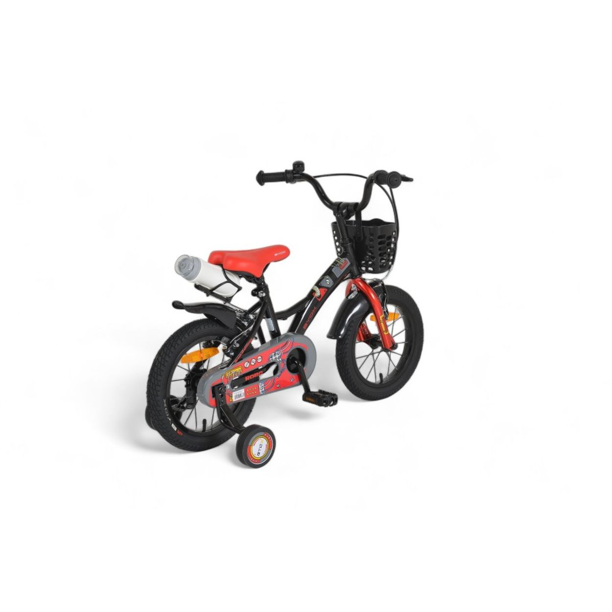 Ein schwarzes und rotes Kinderfahrrad mit Stützrädern und einem Korb.