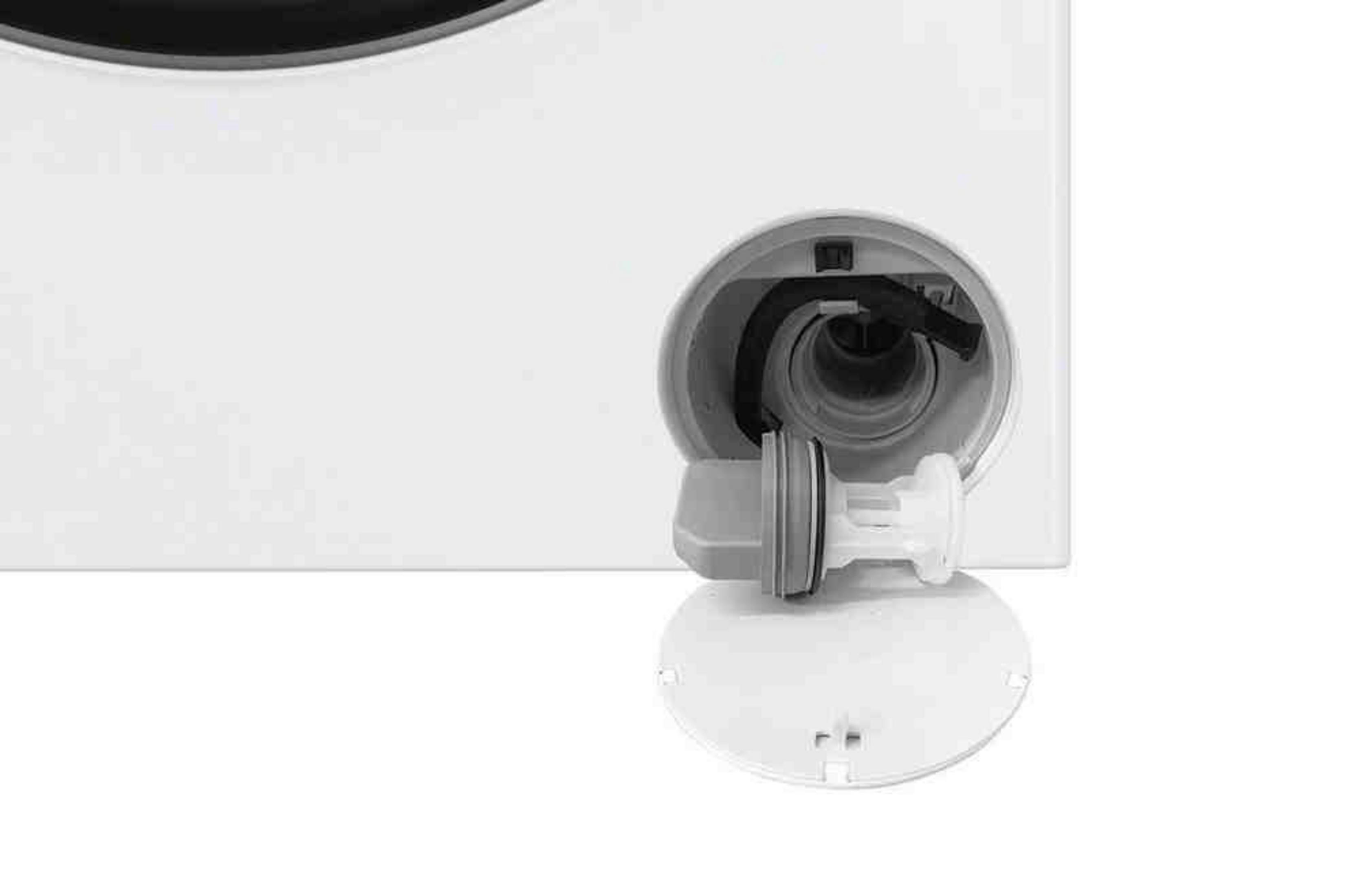 Un filtro di lavatrice bianco con tubo interno, accanto al filtro rimosso.
