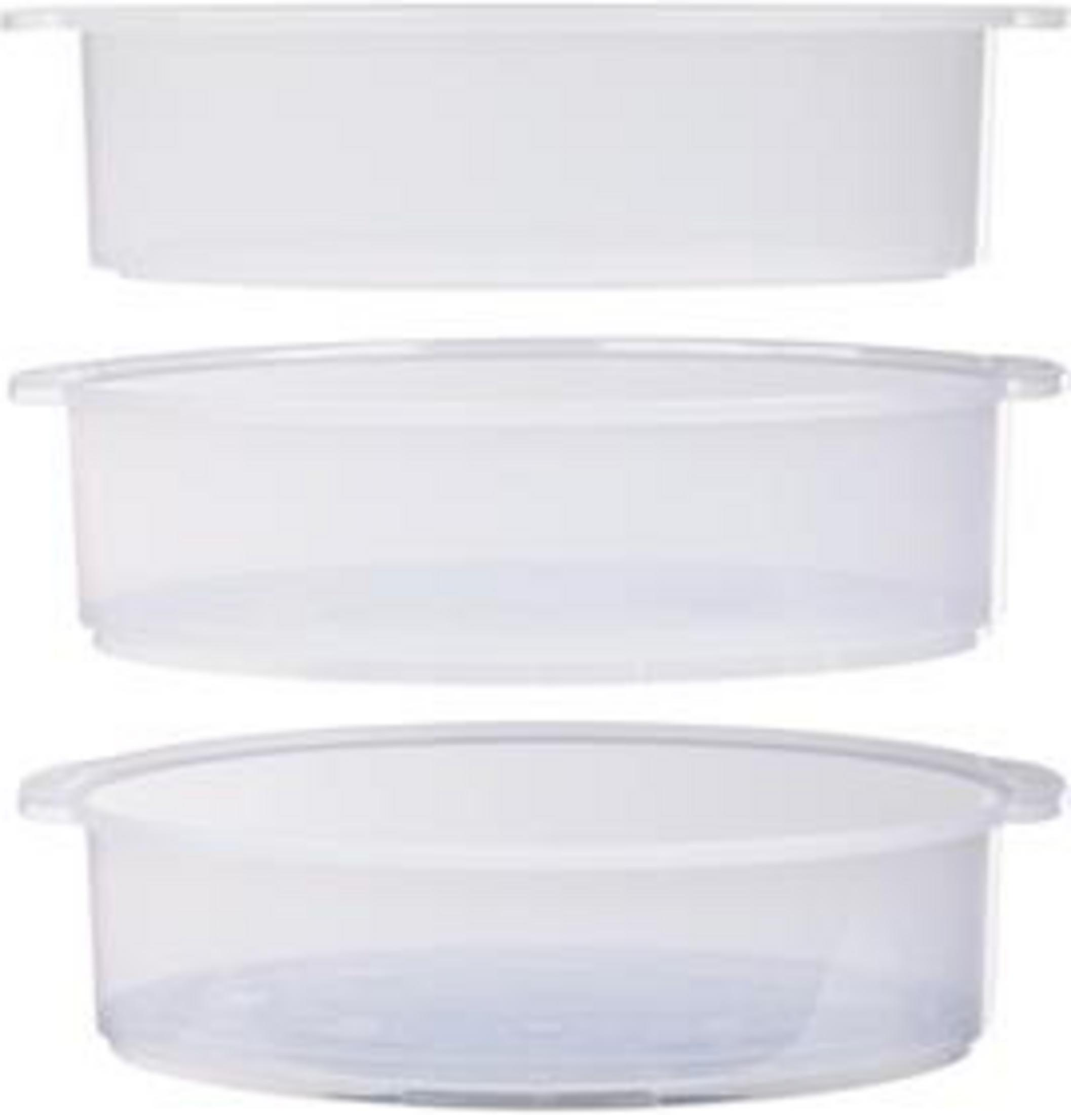 Tres recipientes de plástico transparente apilados uno encima del otro.