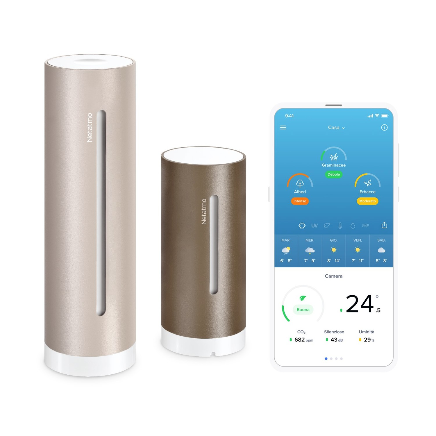 Dos módulos de estación meteorológica Netatmo junto a un smartphone con una aplicación del tiempo.