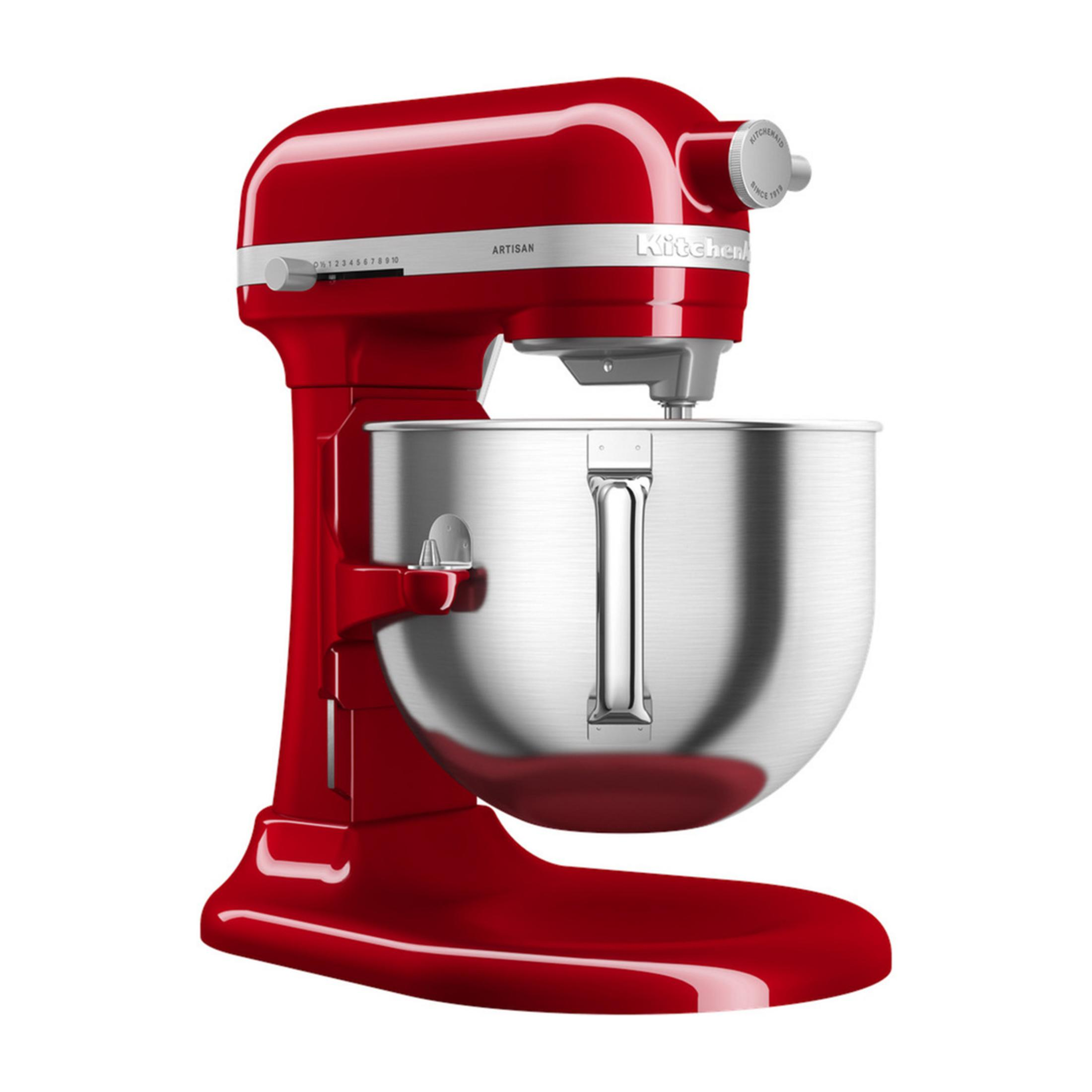 Paslanmaz çelik haznesi olan kırmızı KitchenAid stand mikseri, beyaz arka plan.