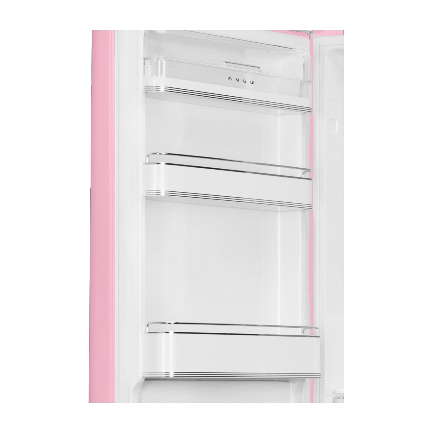 Interior de refrigerador rosa con estantes blancos y logo SMEG.