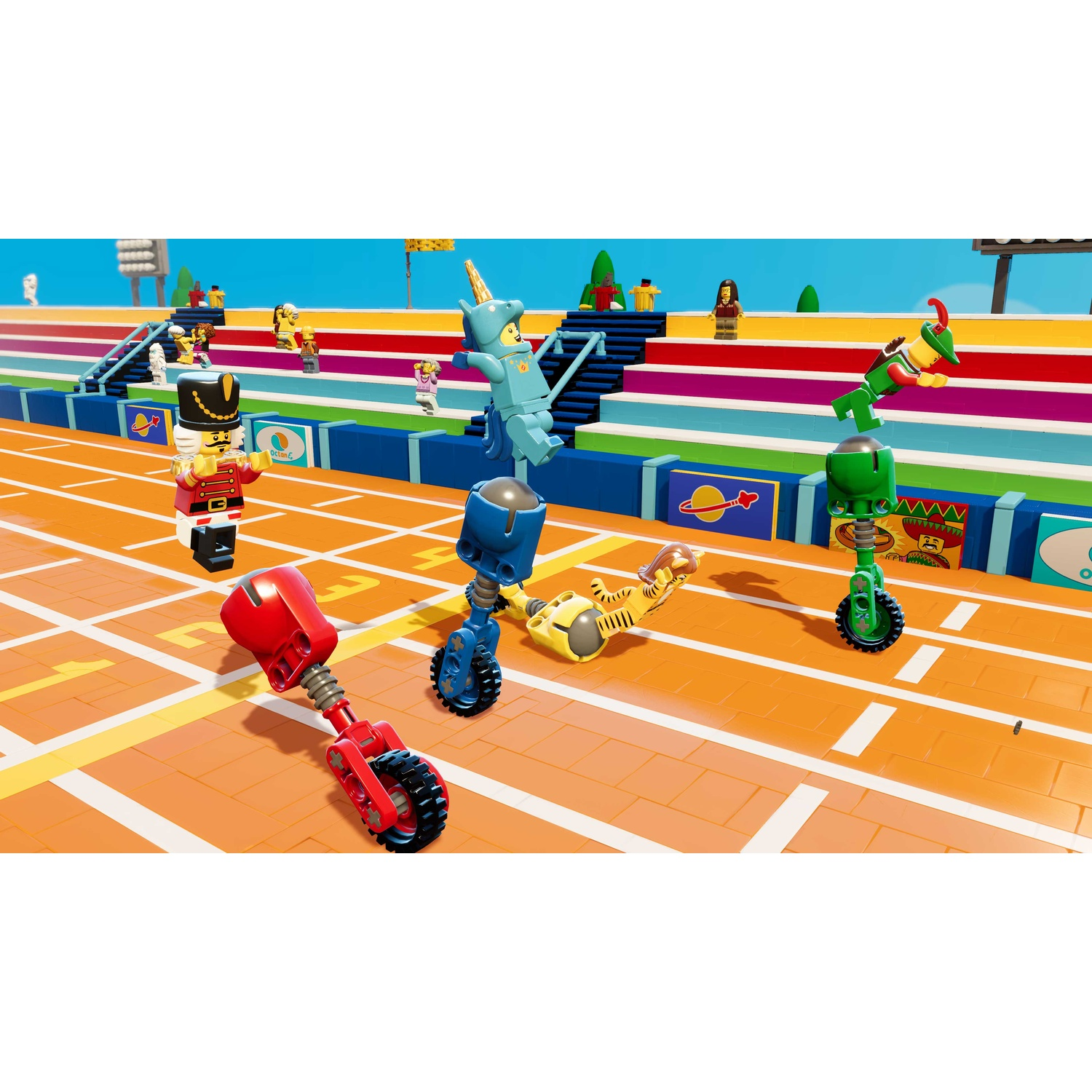 Figure Lego colorate su una pista da corsa con tribune e ostacoli.