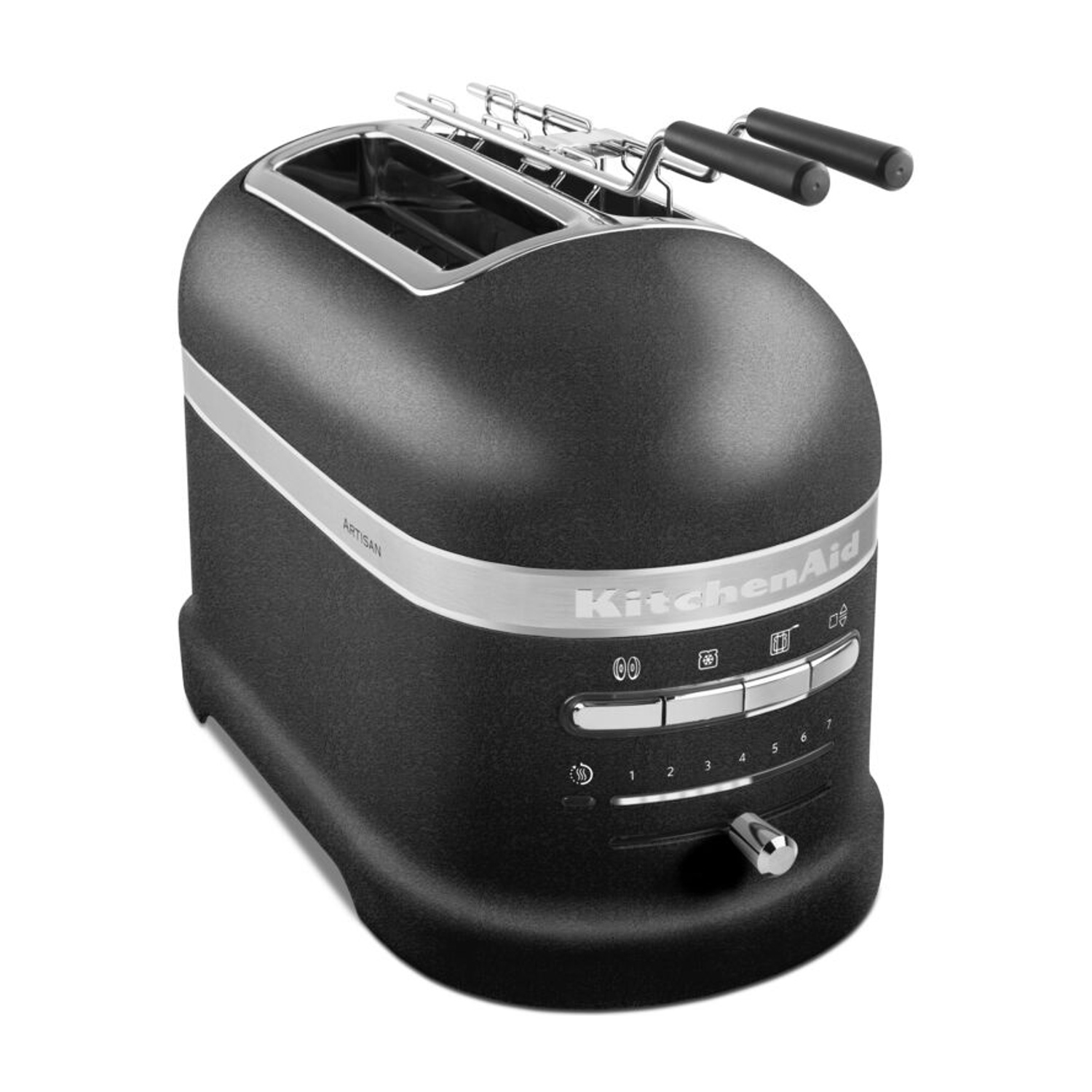 Krom detaylı ve kontrol düğmeli siyah KitchenAid ekmek kızartma makinesi.