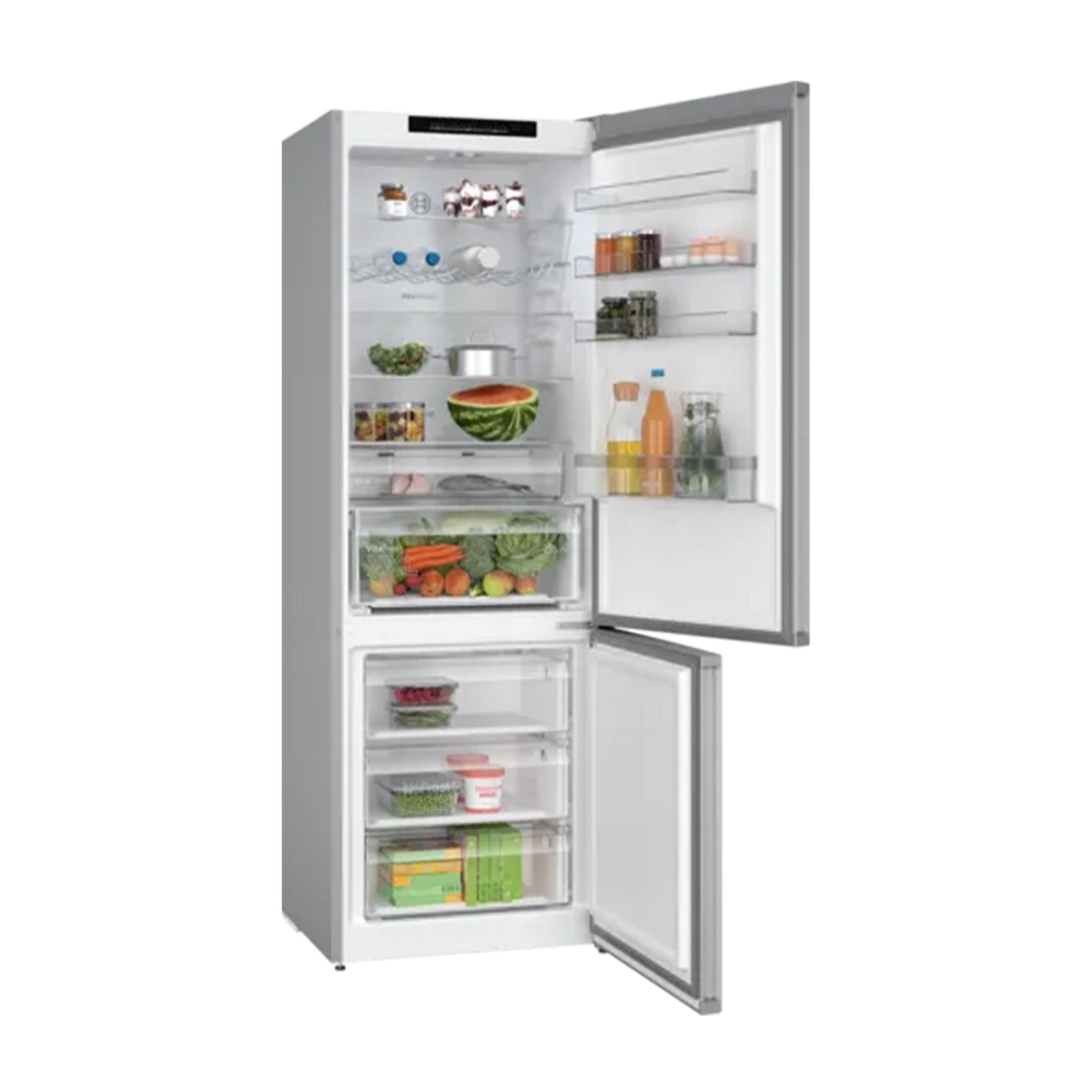 Ein offener Kühlschrank mit Lebensmitteln, darunter Obst, Gemüse und Getränke.