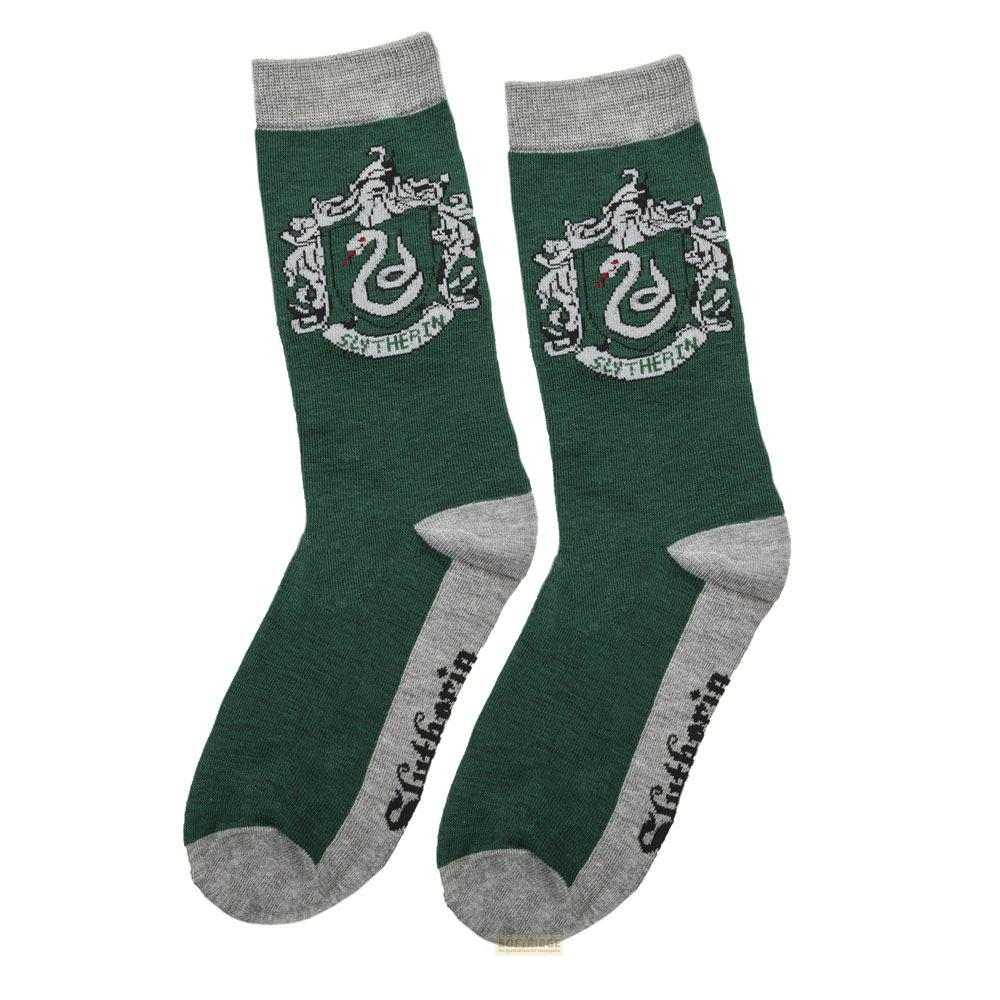 Calcetines verdes con escudo y lema de Slytherin en talón y puntera grises.