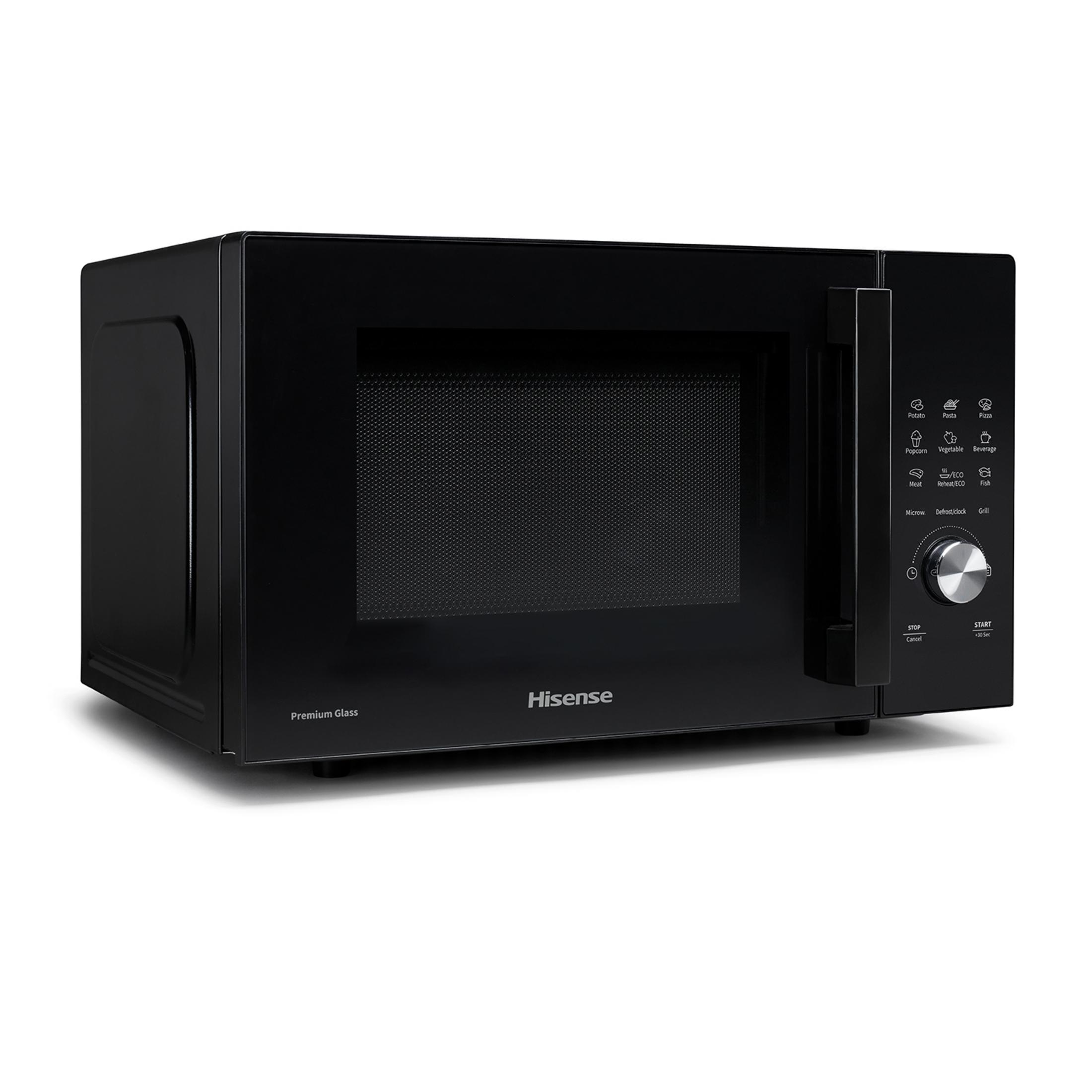 Czarna kuchenka mikrofalowa Hisense z szklanymi drzwiami i panelem cyfrowym.