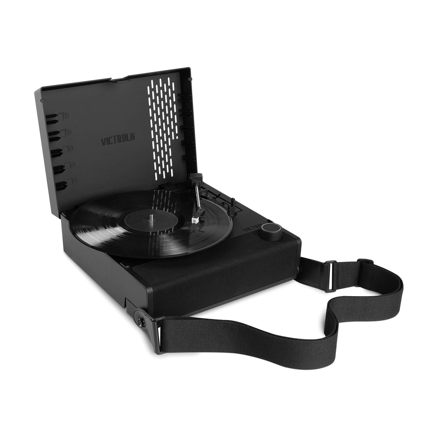 Tocadiscos negro con tapa abierta, disco de vinilo y correa de transporte.