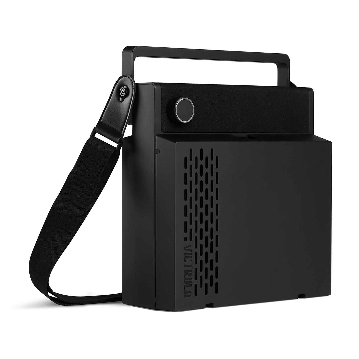 Altavoz negro Victrola con asa y correa para el hombro.