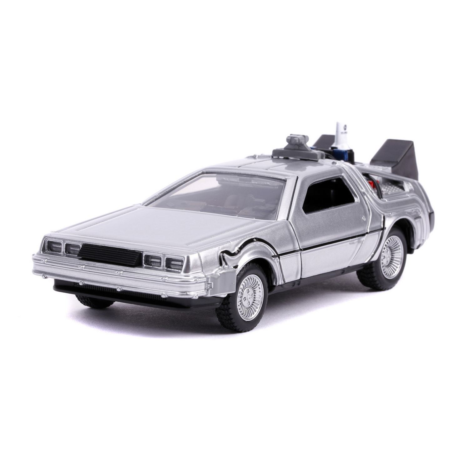 Macchina giocattolo DeLorean argentata con cerchi bianchi e ali sul tetto.