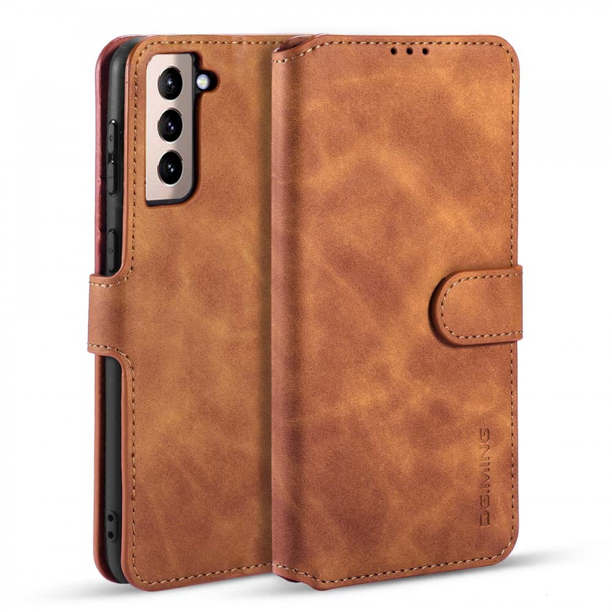 Braune Leder-Handyhülle mit einem Handy mit drei Kameras.