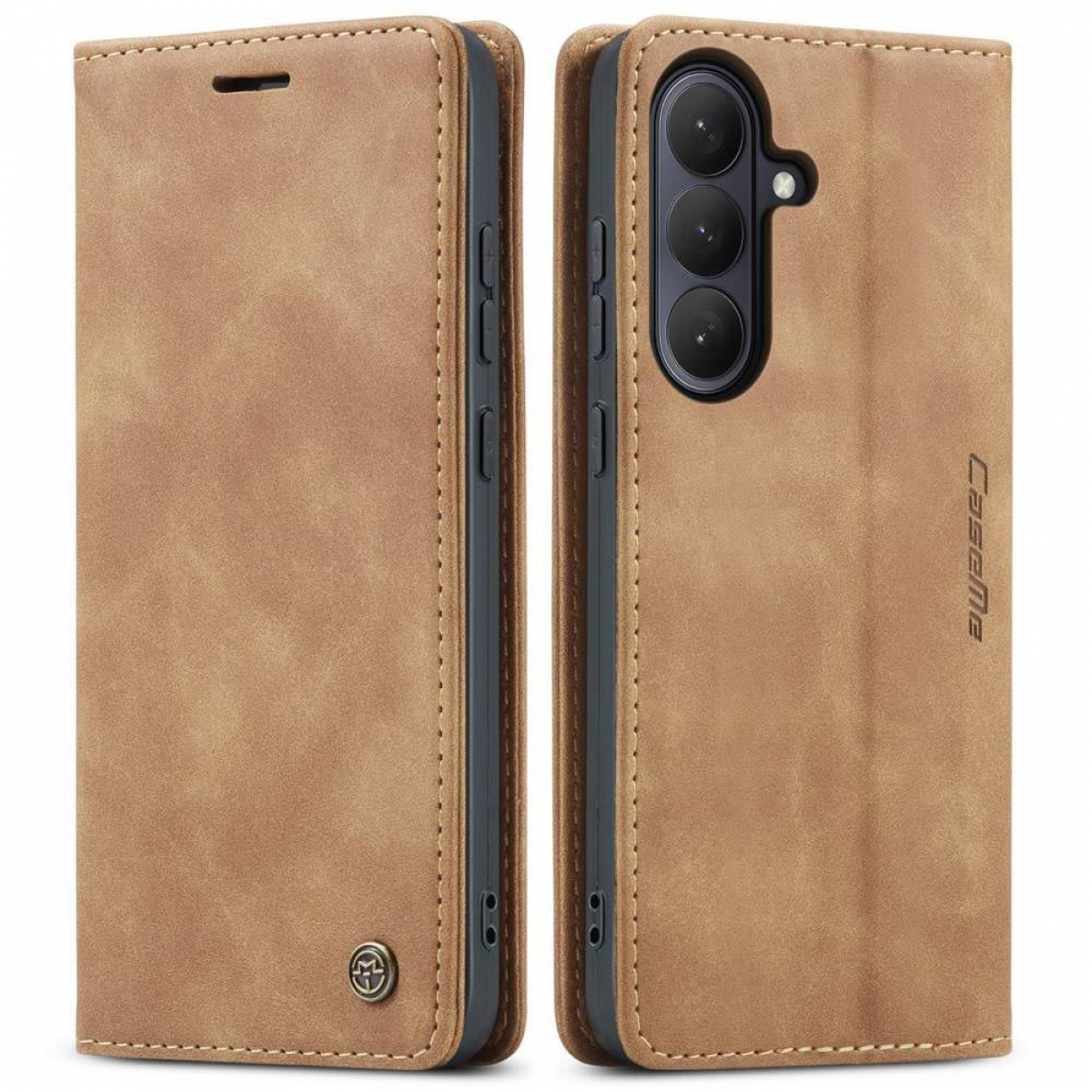 Braune Lederhülle für ein Smartphone, auf der Rückseite sind drei Kameras.