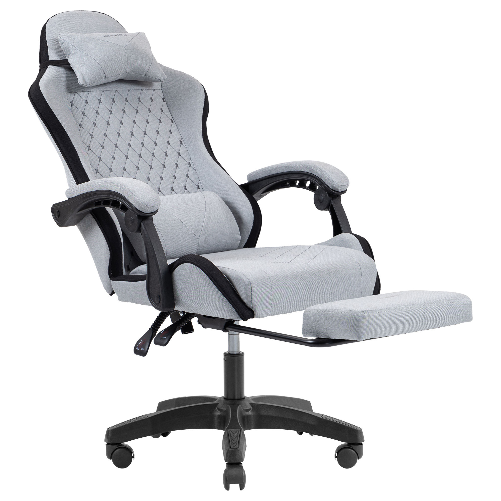Silla gamer gris con reposapiés extensible, base negra y ruedas.