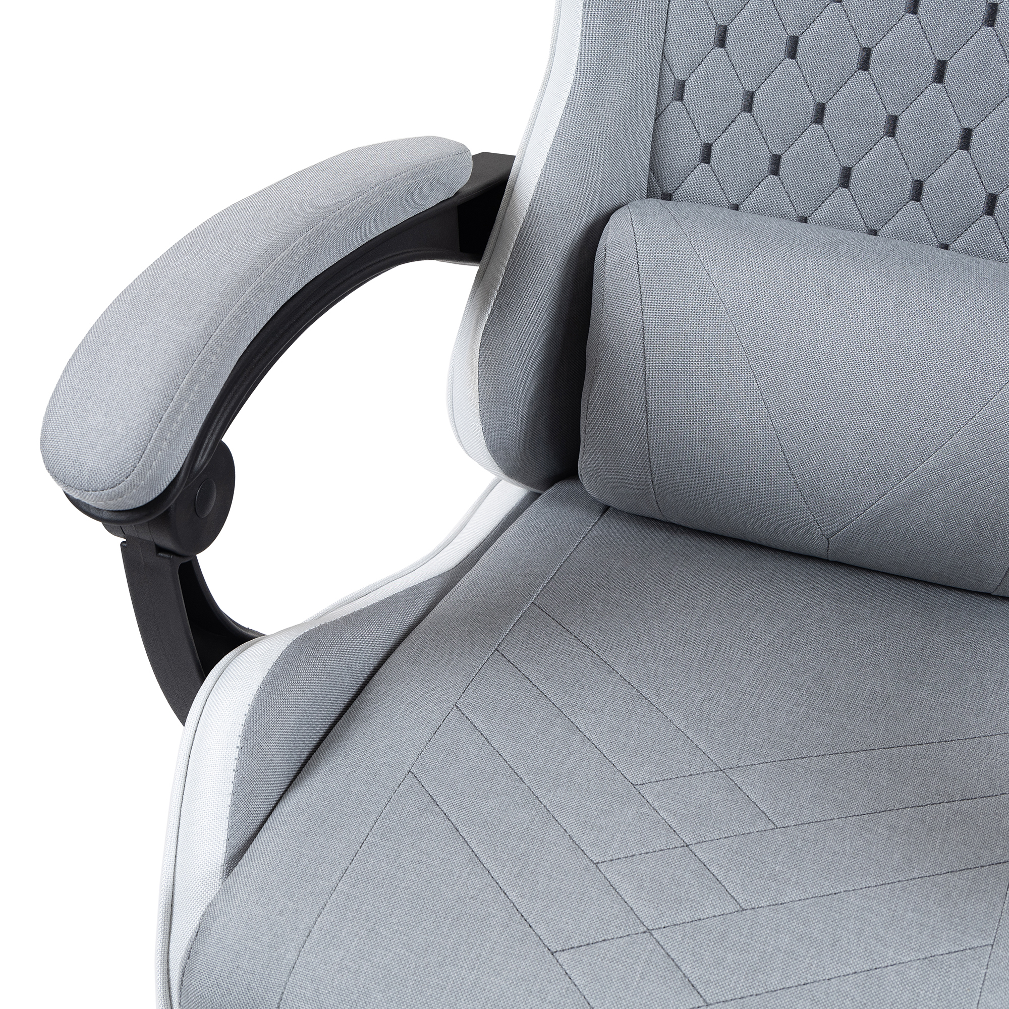 Silla gamer gris con almohada para cuello y reposabrazos.