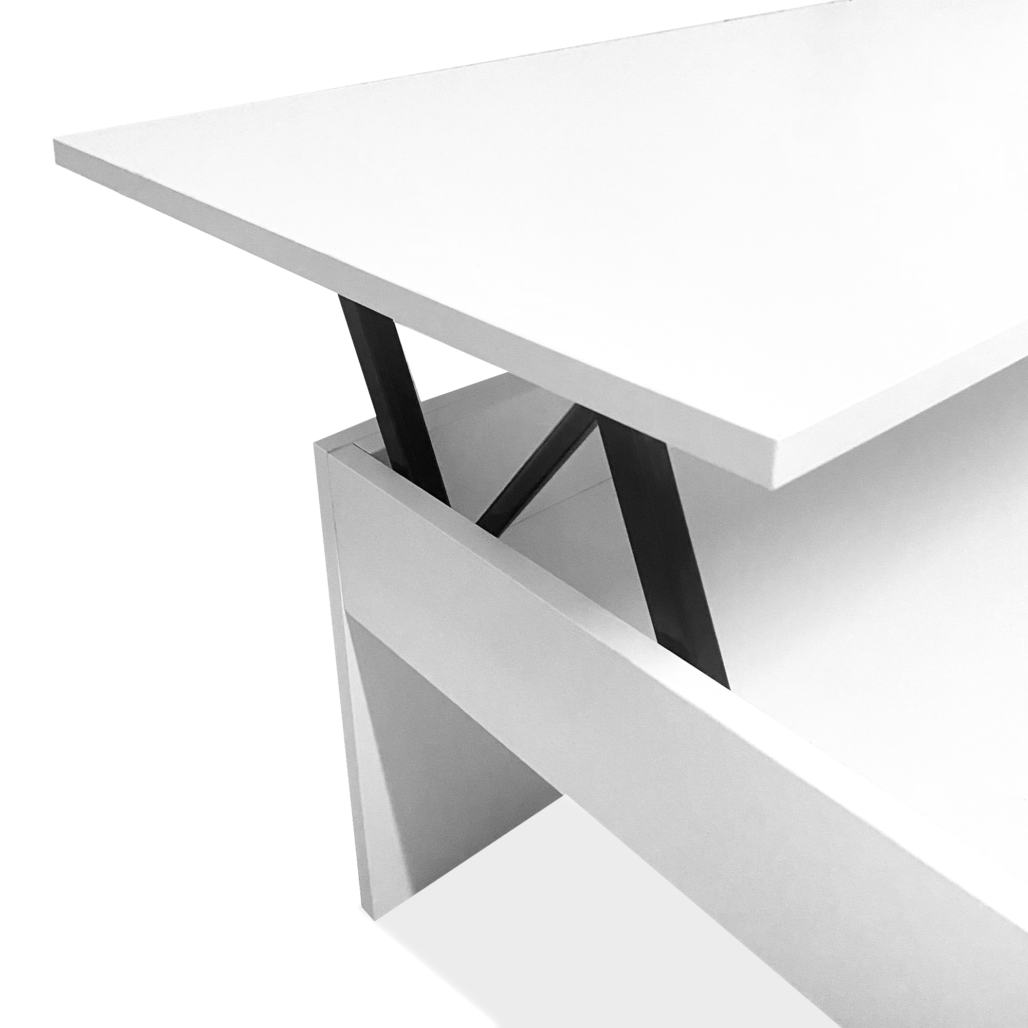 Una mesa blanca con patas de metal negras sobre fondo blanco.