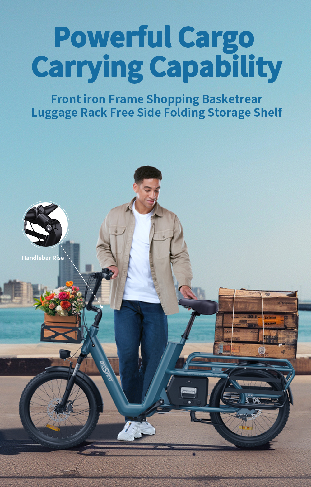 Hombre con e-bike azul, cesta delantera con flores, cajas de madera detrás.