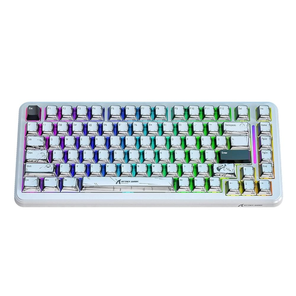 Detaylı tuş etiketlerine sahip beyaz mekanik klavye, RGB aydınlatmalı.