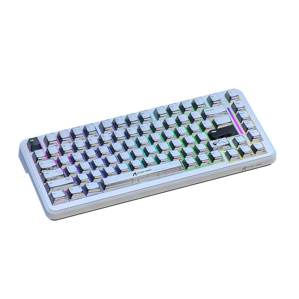 Tuşlarında RGB aydınlatmalı beyaz klavye, önden görünüyor.