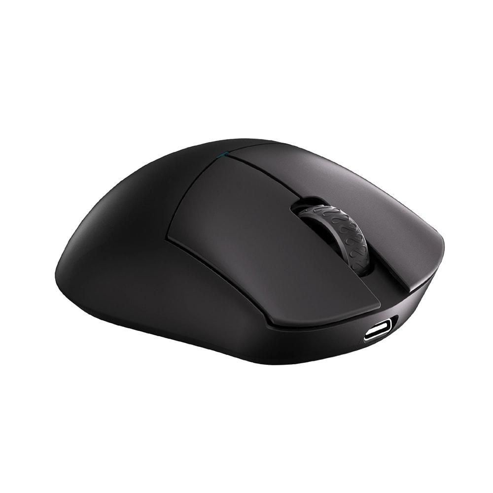 Mouse per computer nero con rotellina di scorrimento e porta USB-C, isolato su bianco.
