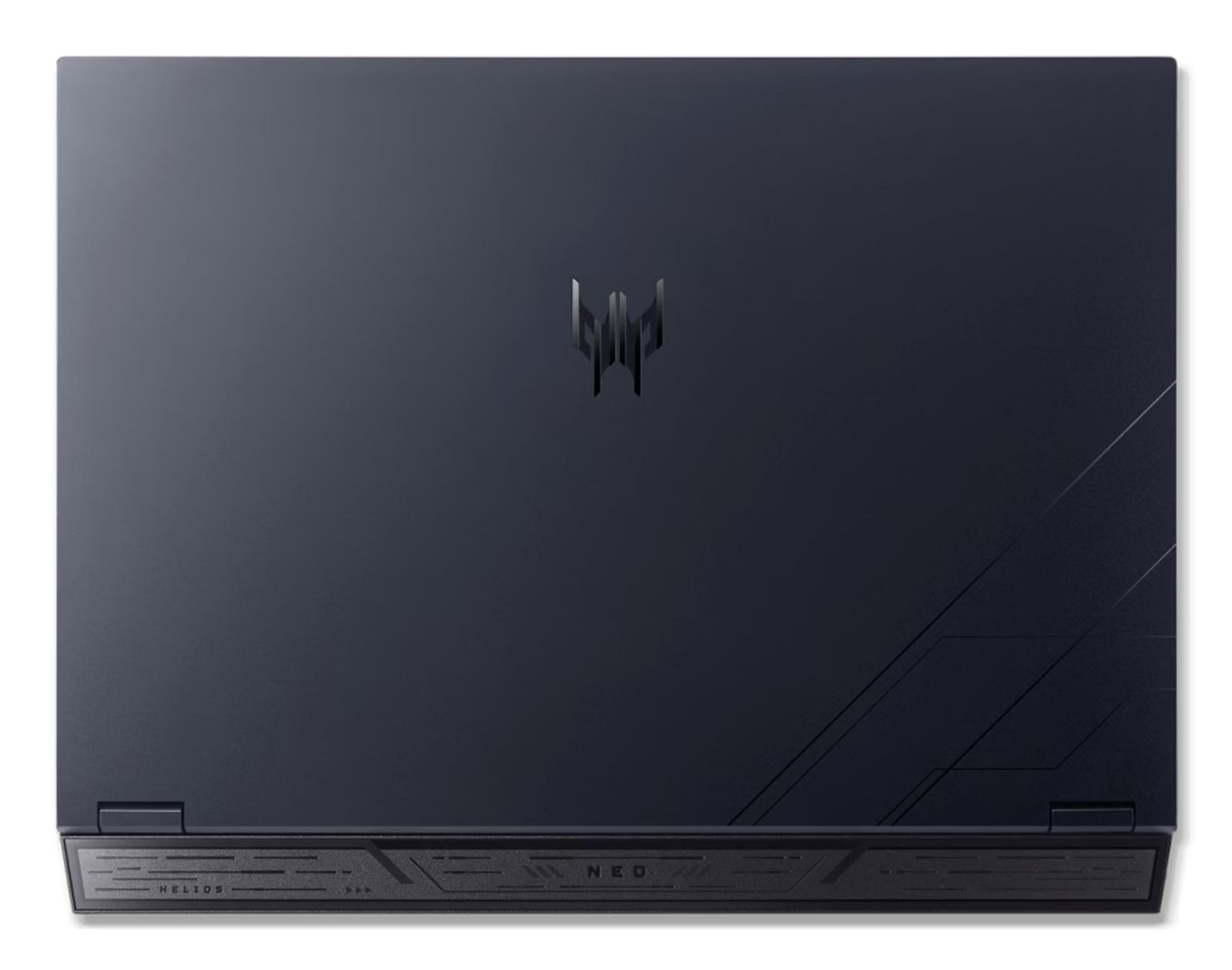 Dunkelblauer Laptop mit silbernem Logo und Linienmuster. Beschriftung unten.