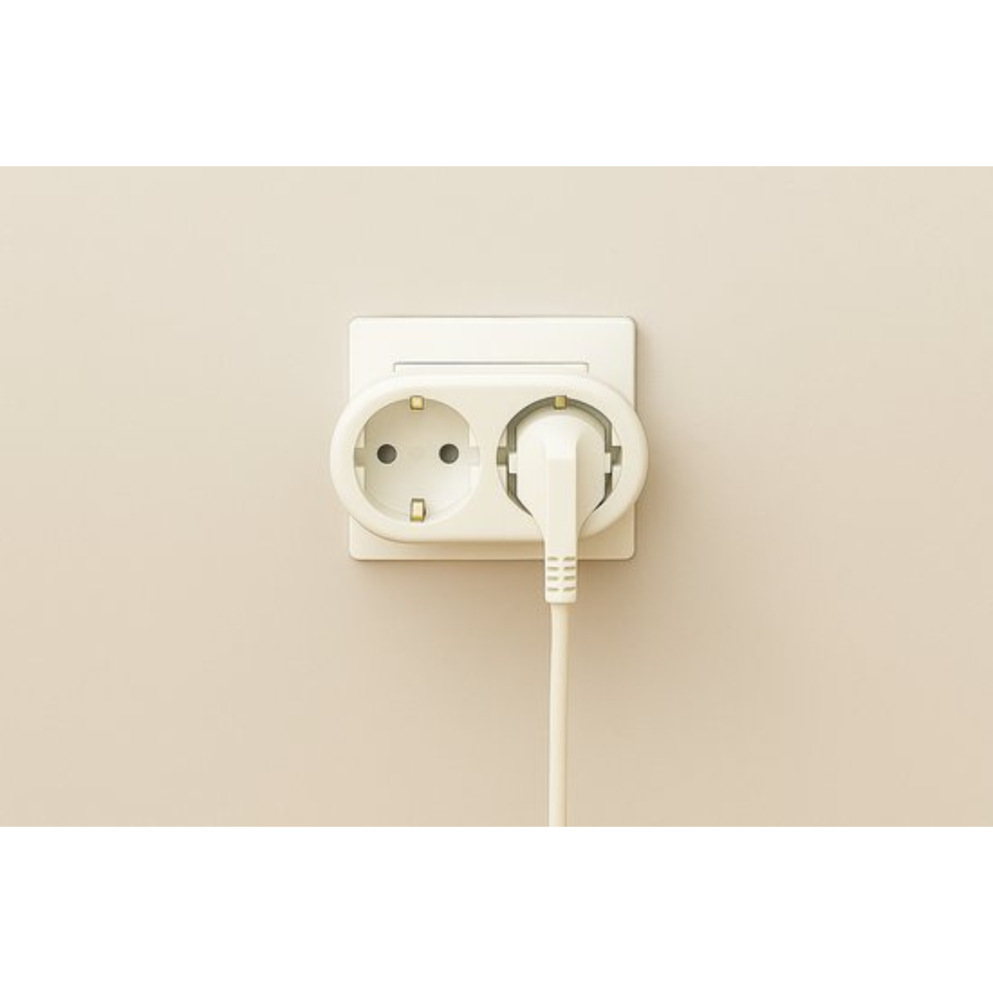 Een witte stekker is in een wit dubbel stopcontact gestoken.