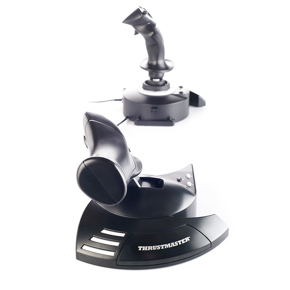 Due joystick Thrustmaster neri su sfondo bianco.