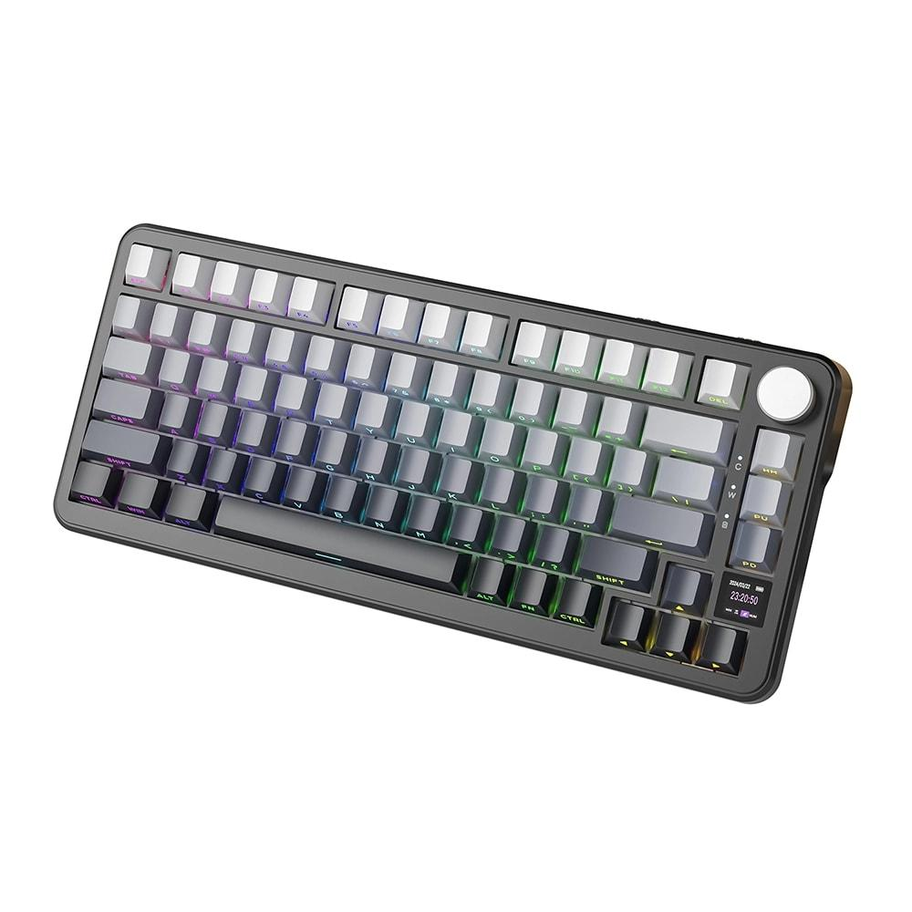 RGB aydınlatmalı tuşlara ve küçük ekrana sahip siyah bir klavye.